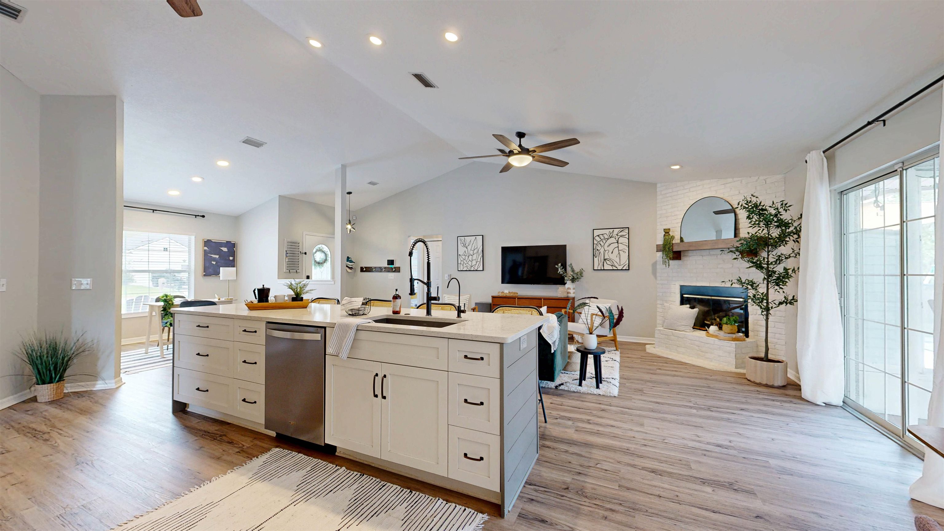 Image 14 of 41 For 4705 Innisbrook Ct N