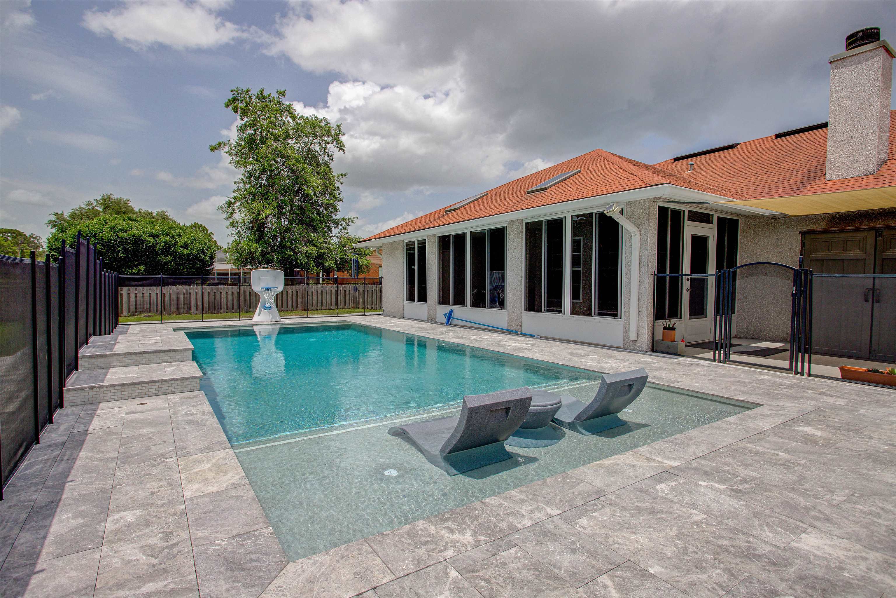 Image 33 of 41 For 4705 Innisbrook Ct N