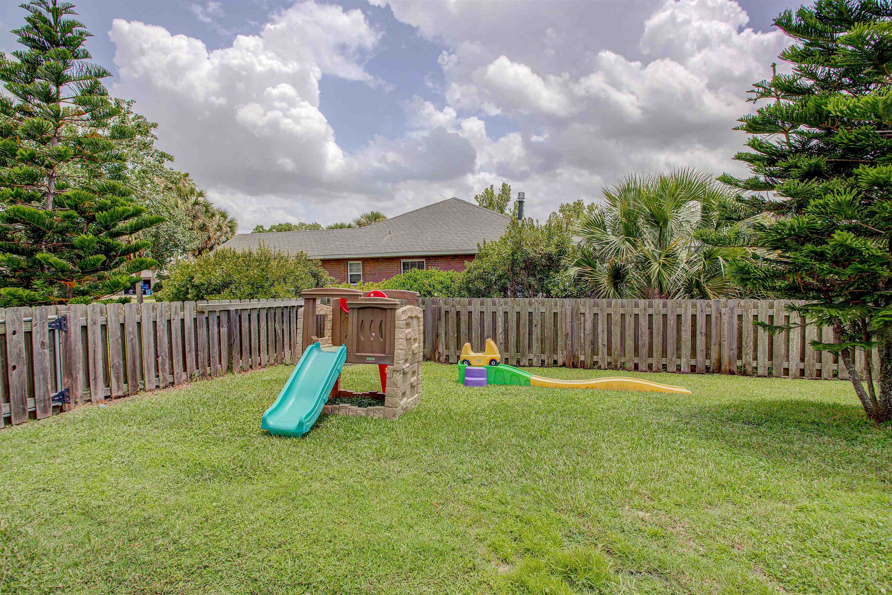 Image 35 of 41 For 4705 Innisbrook Ct N