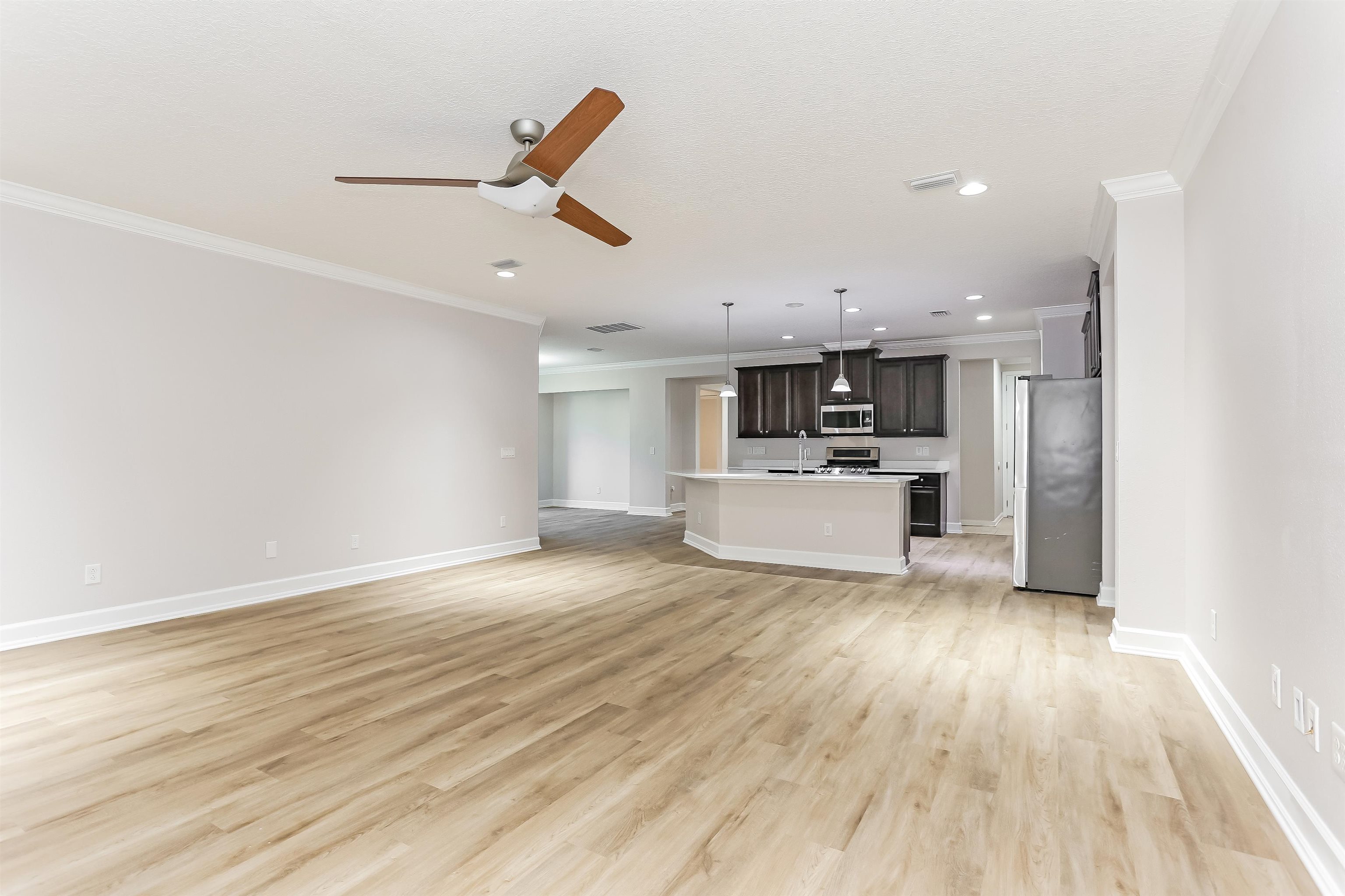 Image 4 of 20 For 124 Medio Dr