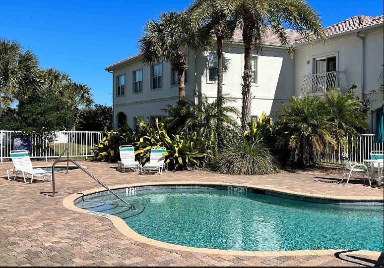 Image 2 of 11 For 264 Gibraltar Court 307  307