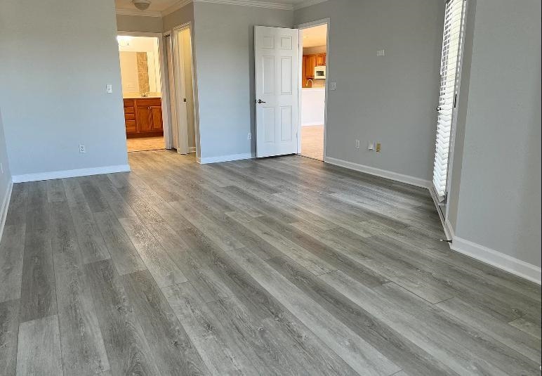 Image 5 of 11 For 264 Gibraltar Court 307  307