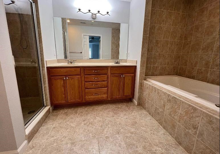 Image 6 of 11 For 264 Gibraltar Court 307  307