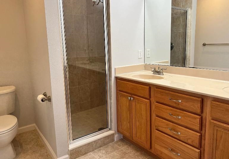 Image 8 of 11 For 264 Gibraltar Court 307  307