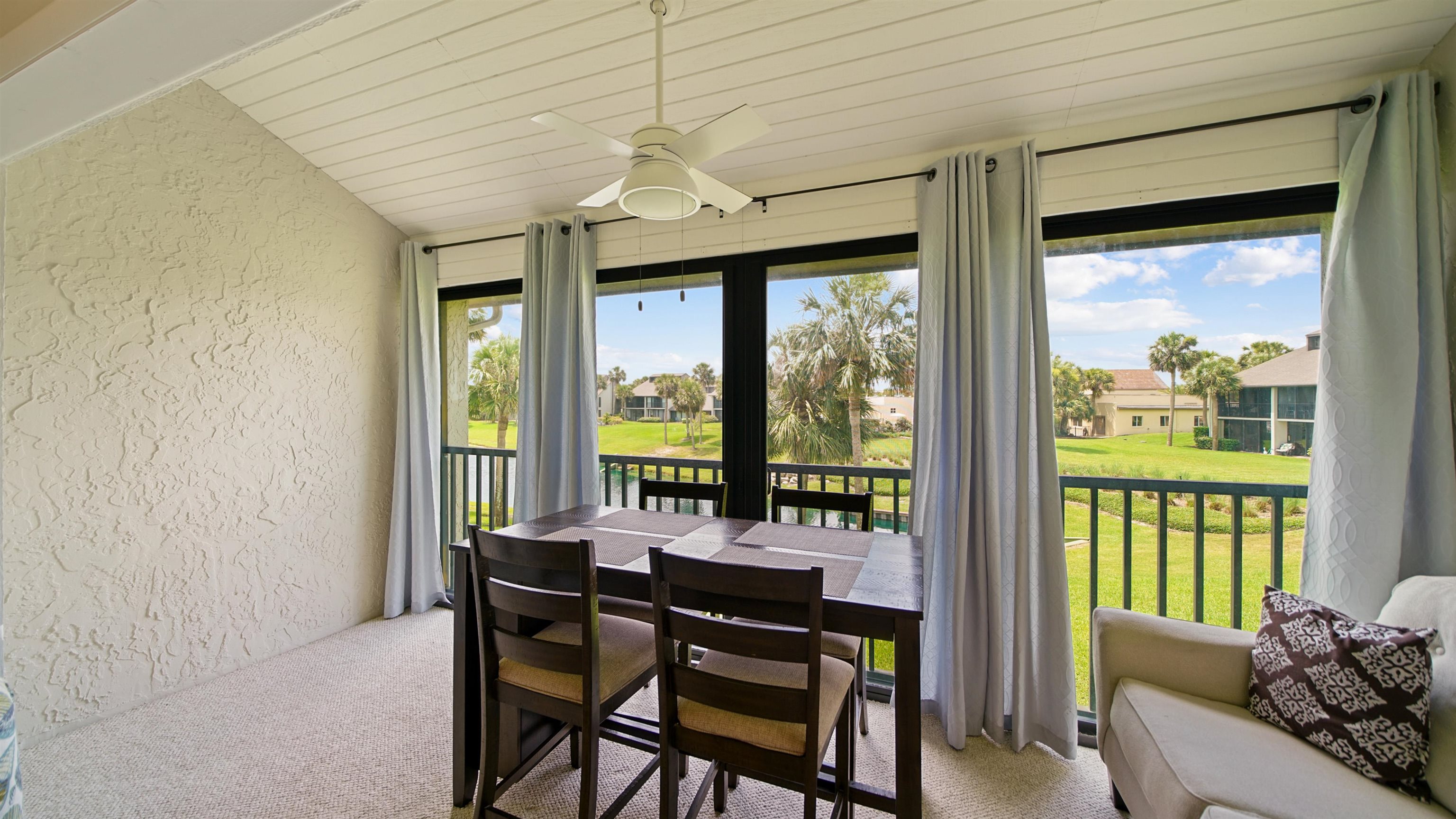 Image 12 of 51 For 87 Village Del Lago Cir