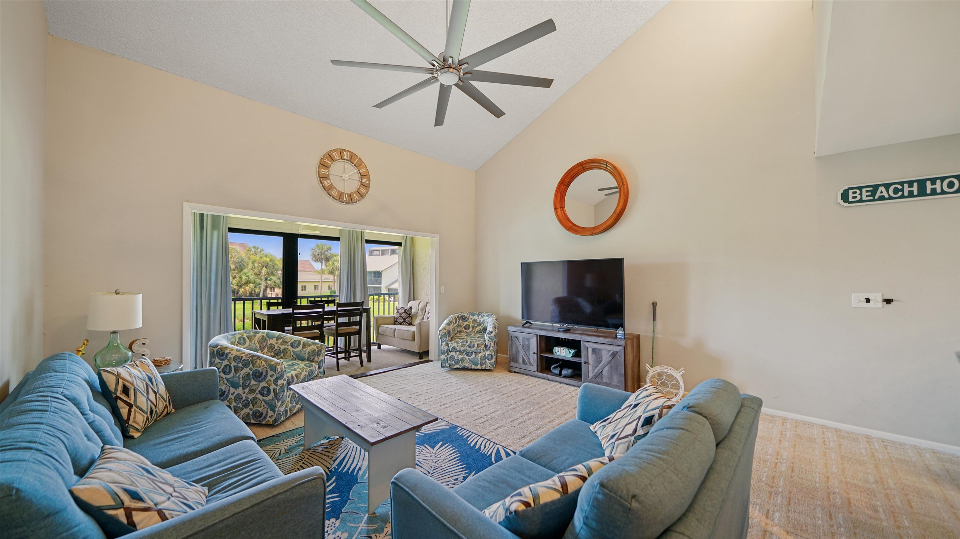 Image 14 of 51 For 87 Village Del Lago Cir