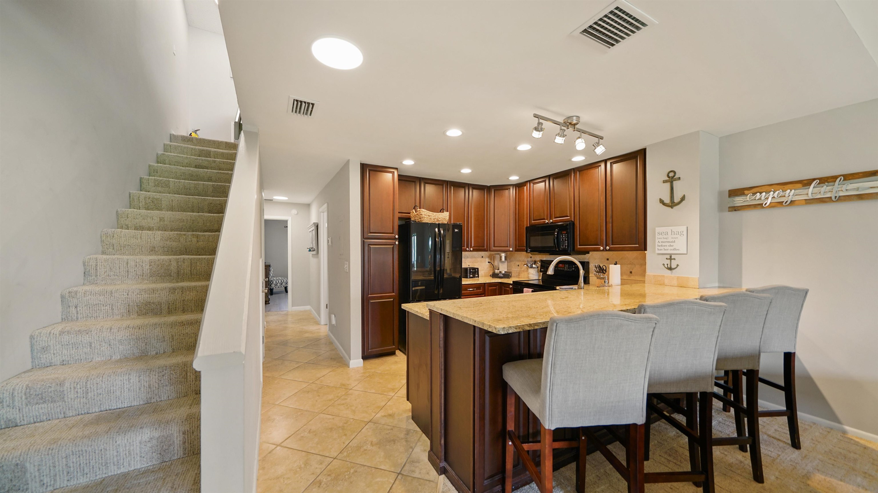 Image 20 of 51 For 87 Village Del Lago Cir