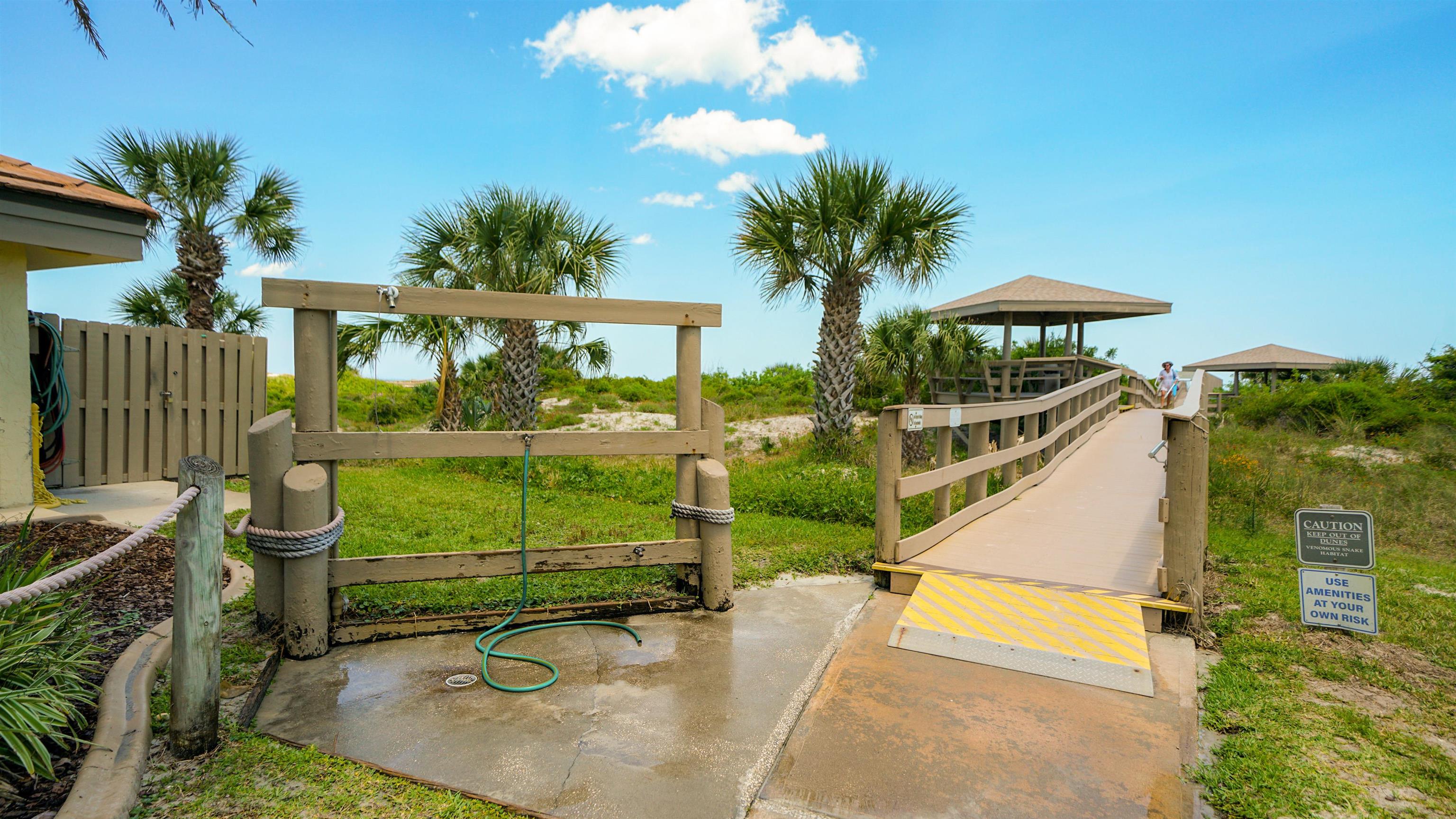 Image 30 of 51 For 87 Village Del Lago Cir