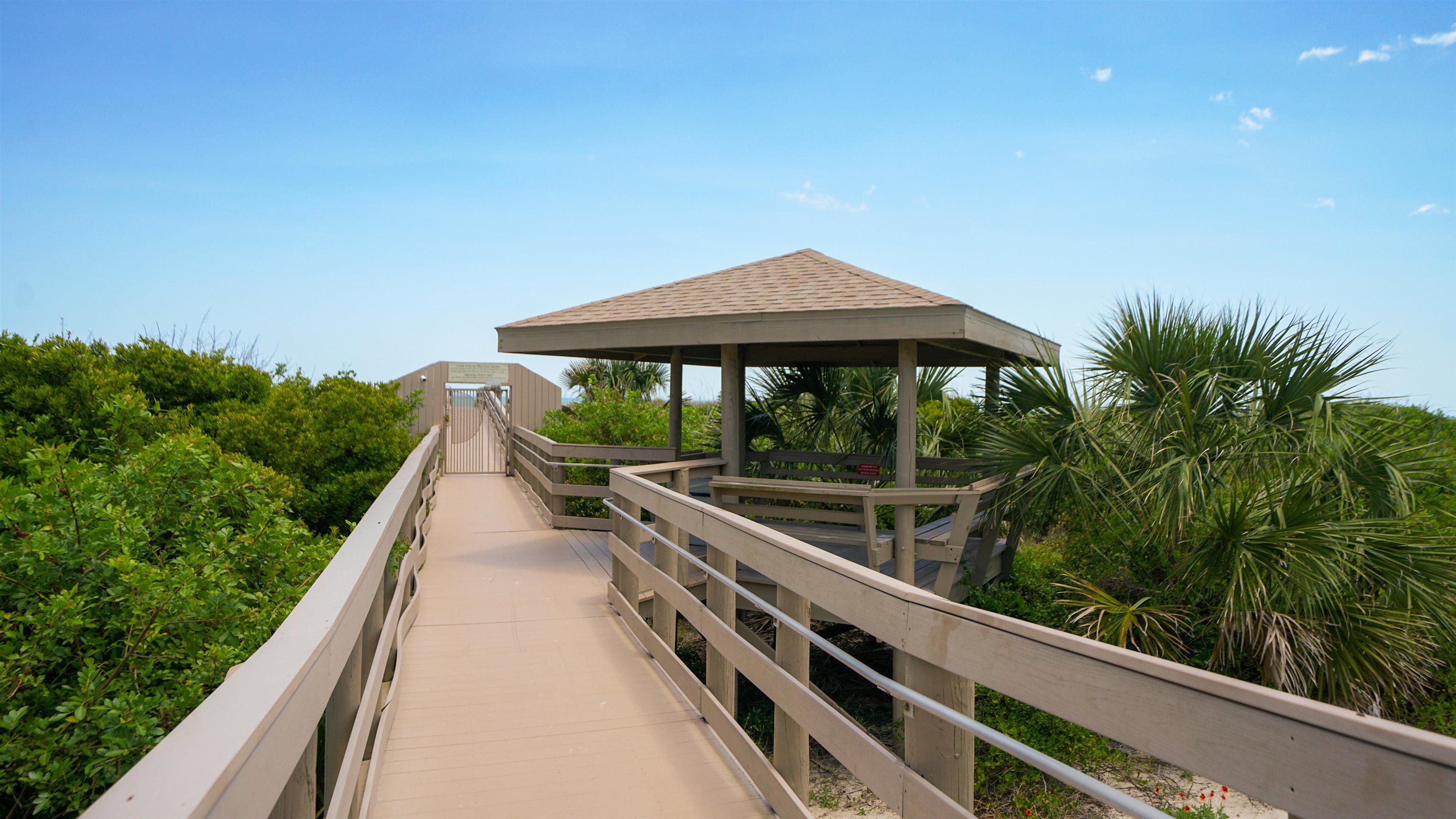 Image 33 of 51 For 87 Village Del Lago Cir
