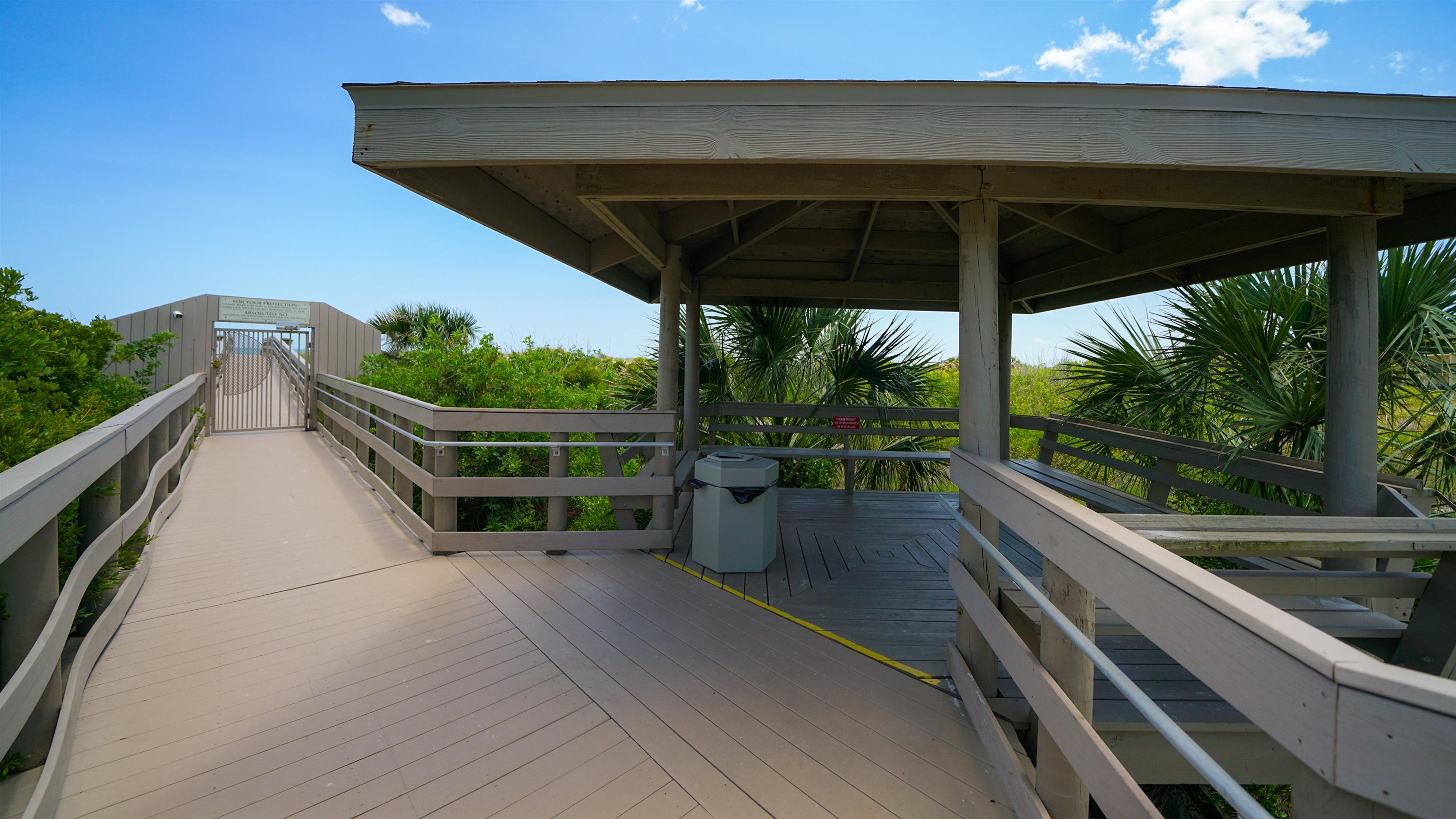Image 34 of 51 For 87 Village Del Lago Cir