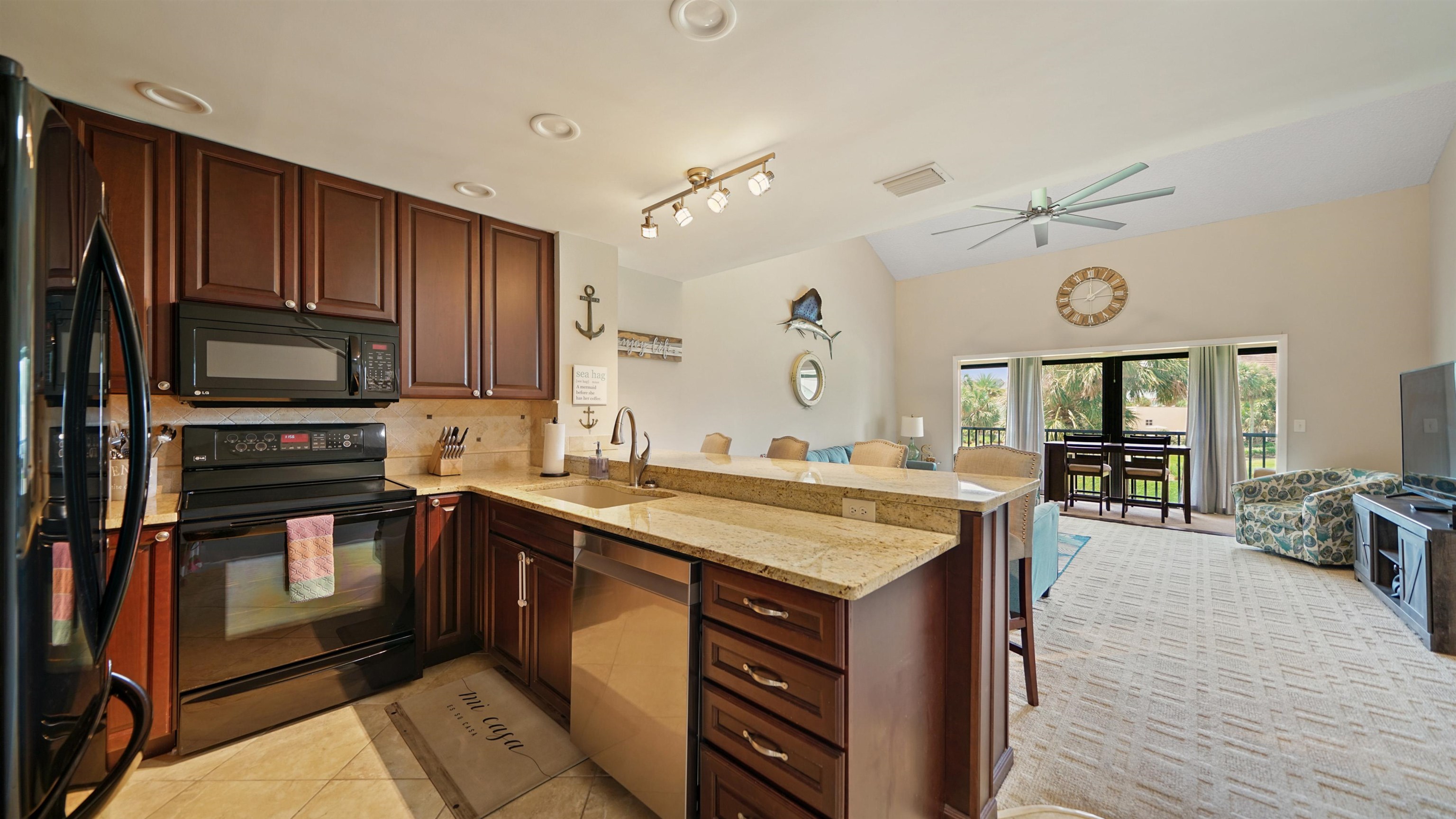 Image 6 of 51 For 87 Village Del Lago Cir