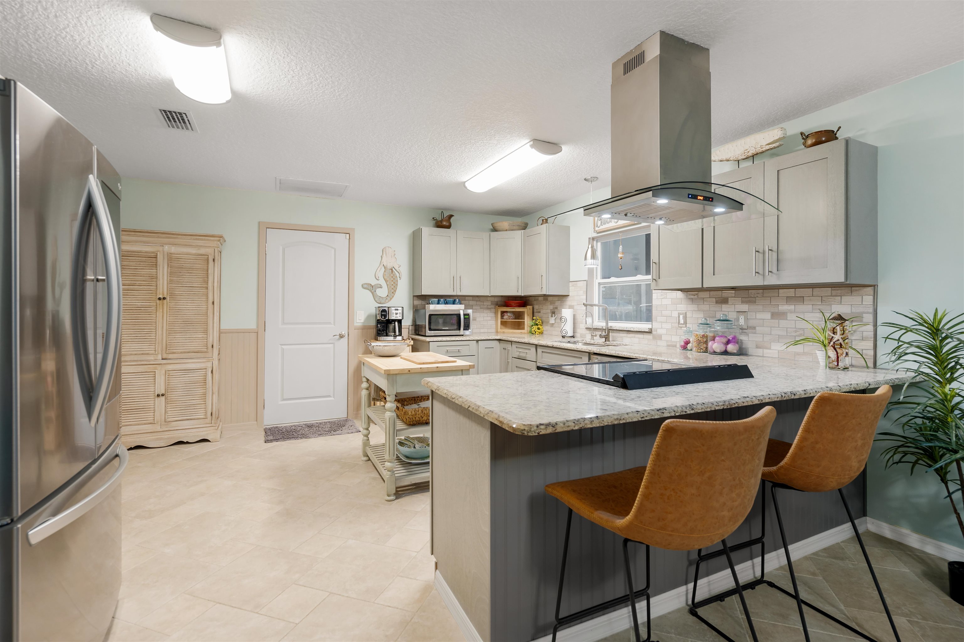 Image 13 of 41 For 209 Alerto St
