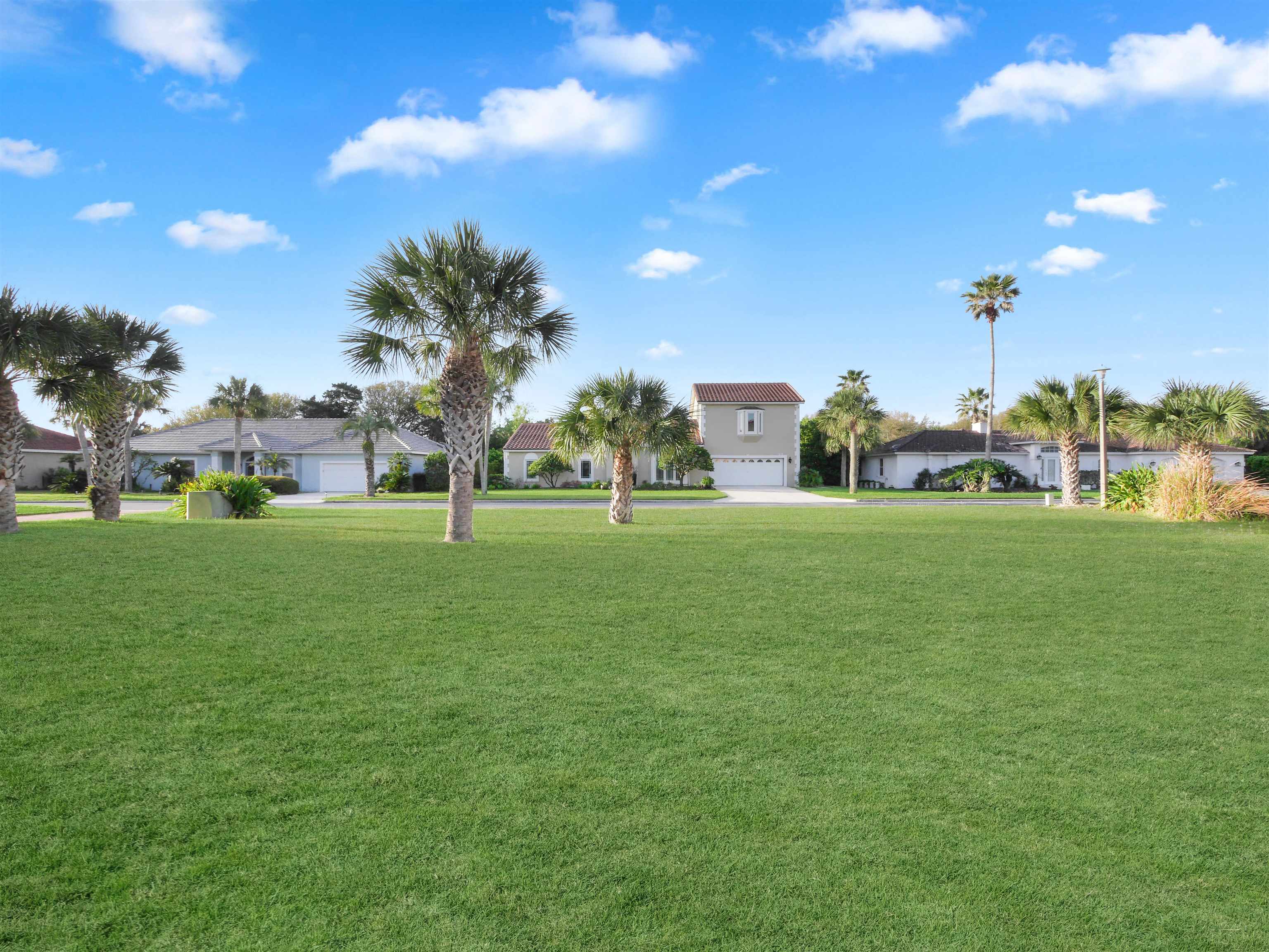 Image 18 of 25 For 30 Bermuda Run Way