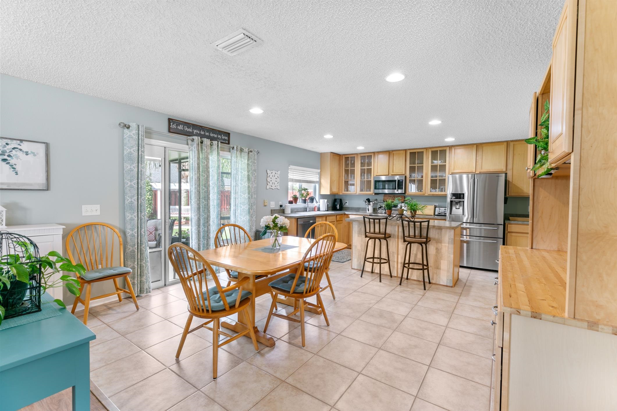 Image 21 of 66 For 1409 Heather Ct