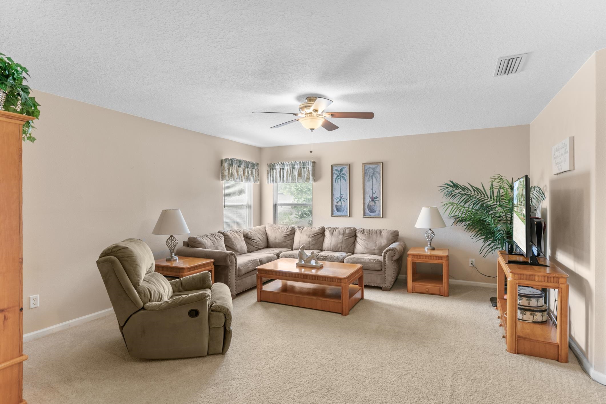 Image 33 of 66 For 1409 Heather Ct