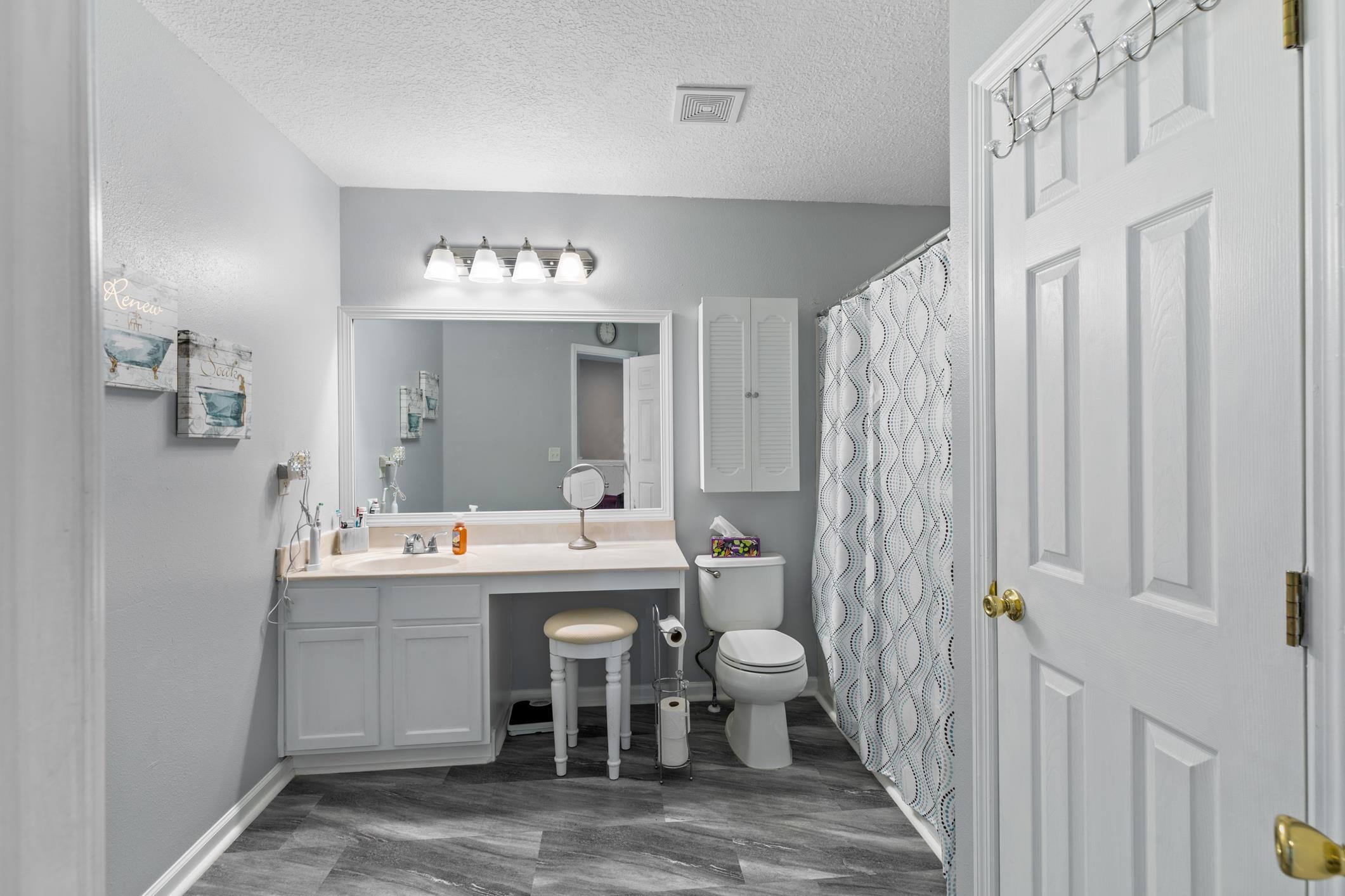 Image 39 of 66 For 1409 Heather Ct