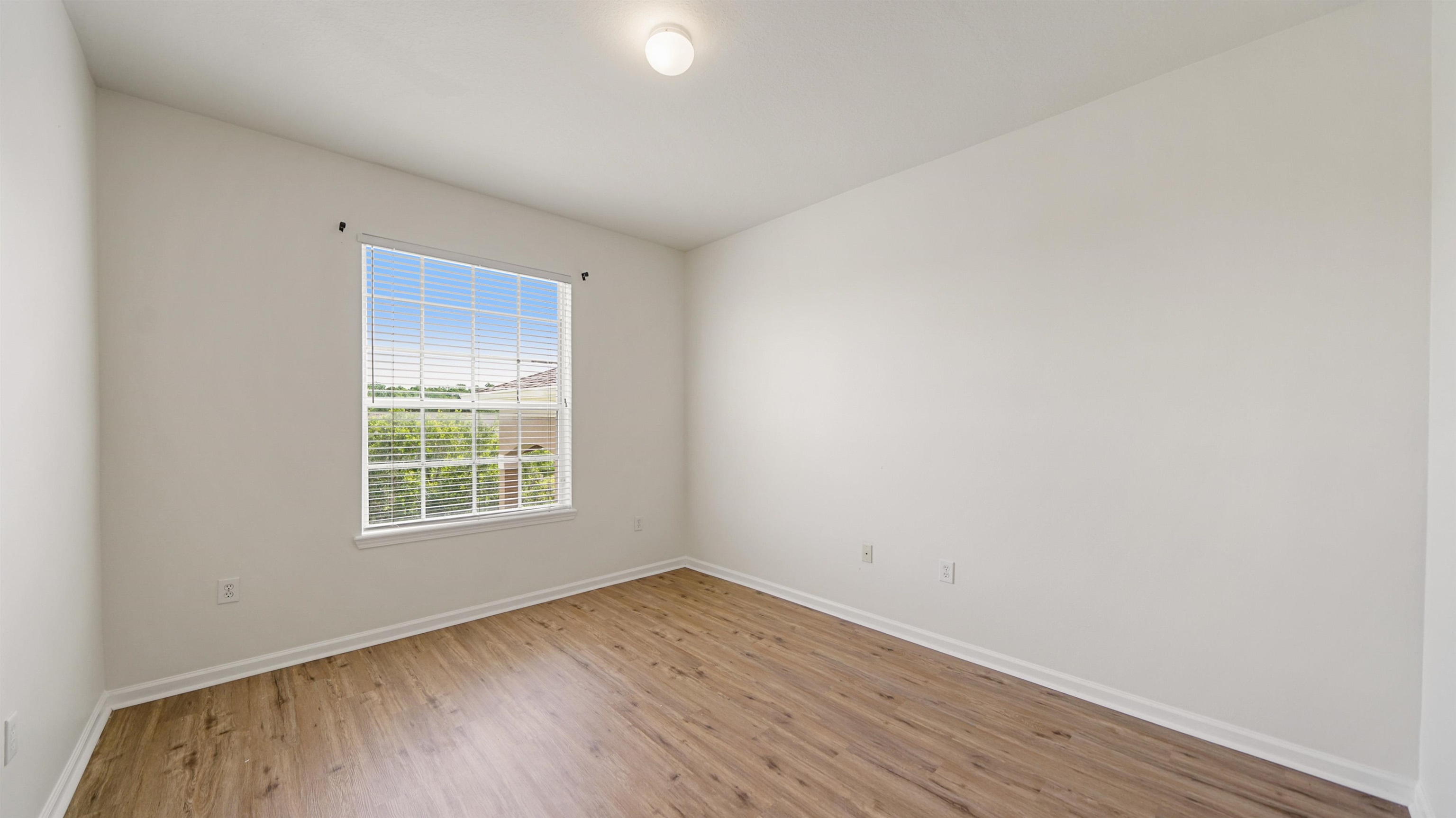 Image 10 of 30 For 7990 Baymeadows Rd  1114