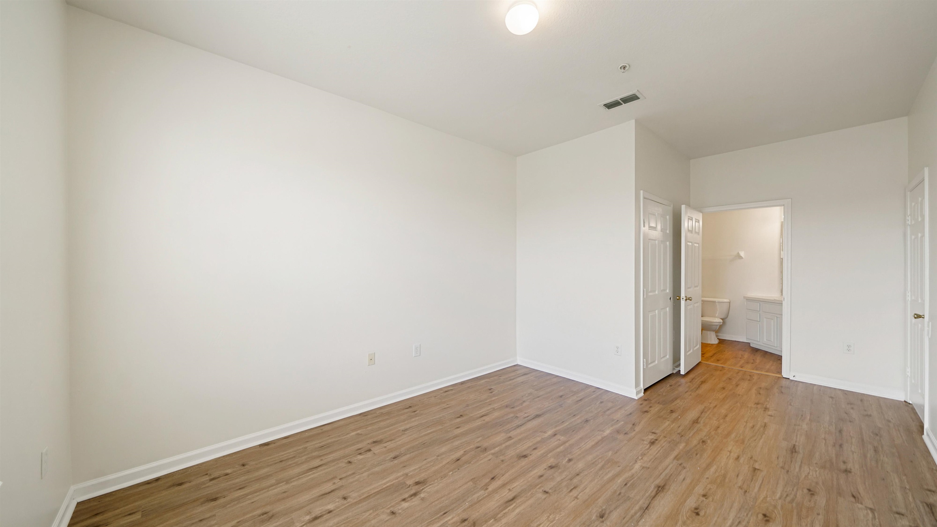 Image 11 of 30 For 7990 Baymeadows Rd  1114