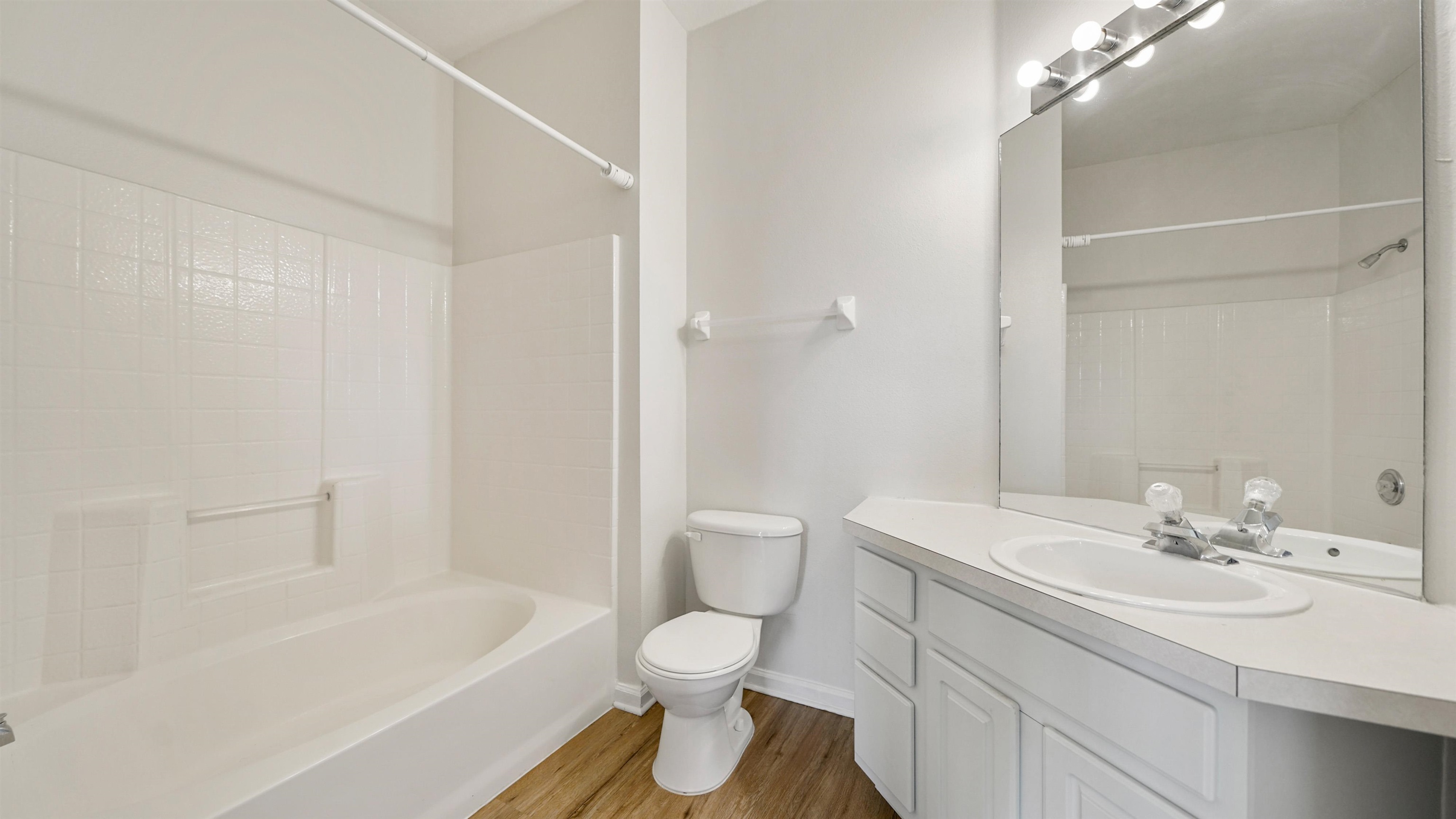 Image 12 of 30 For 7990 Baymeadows Rd  1114