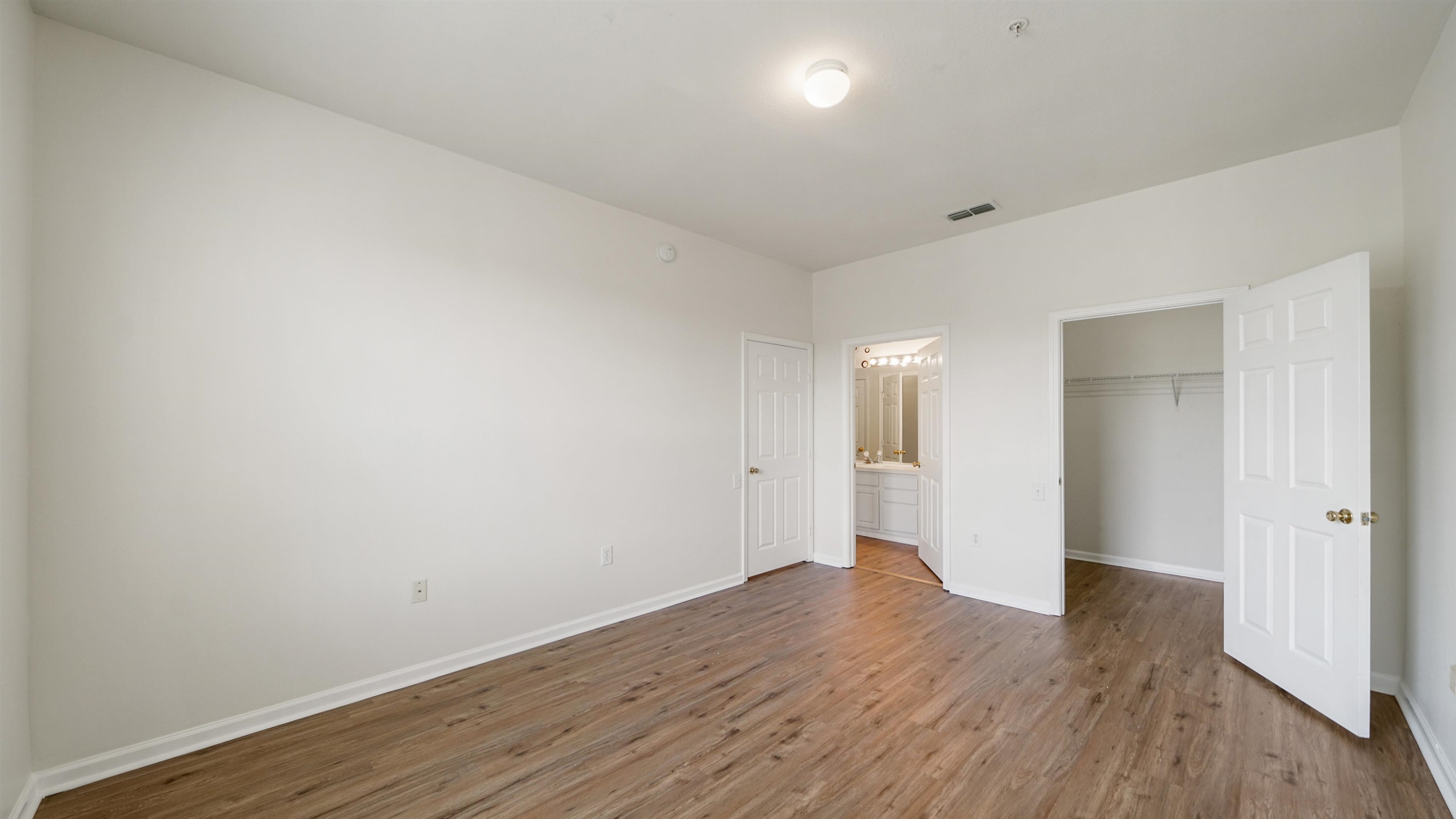 Image 13 of 30 For 7990 Baymeadows Rd  1114