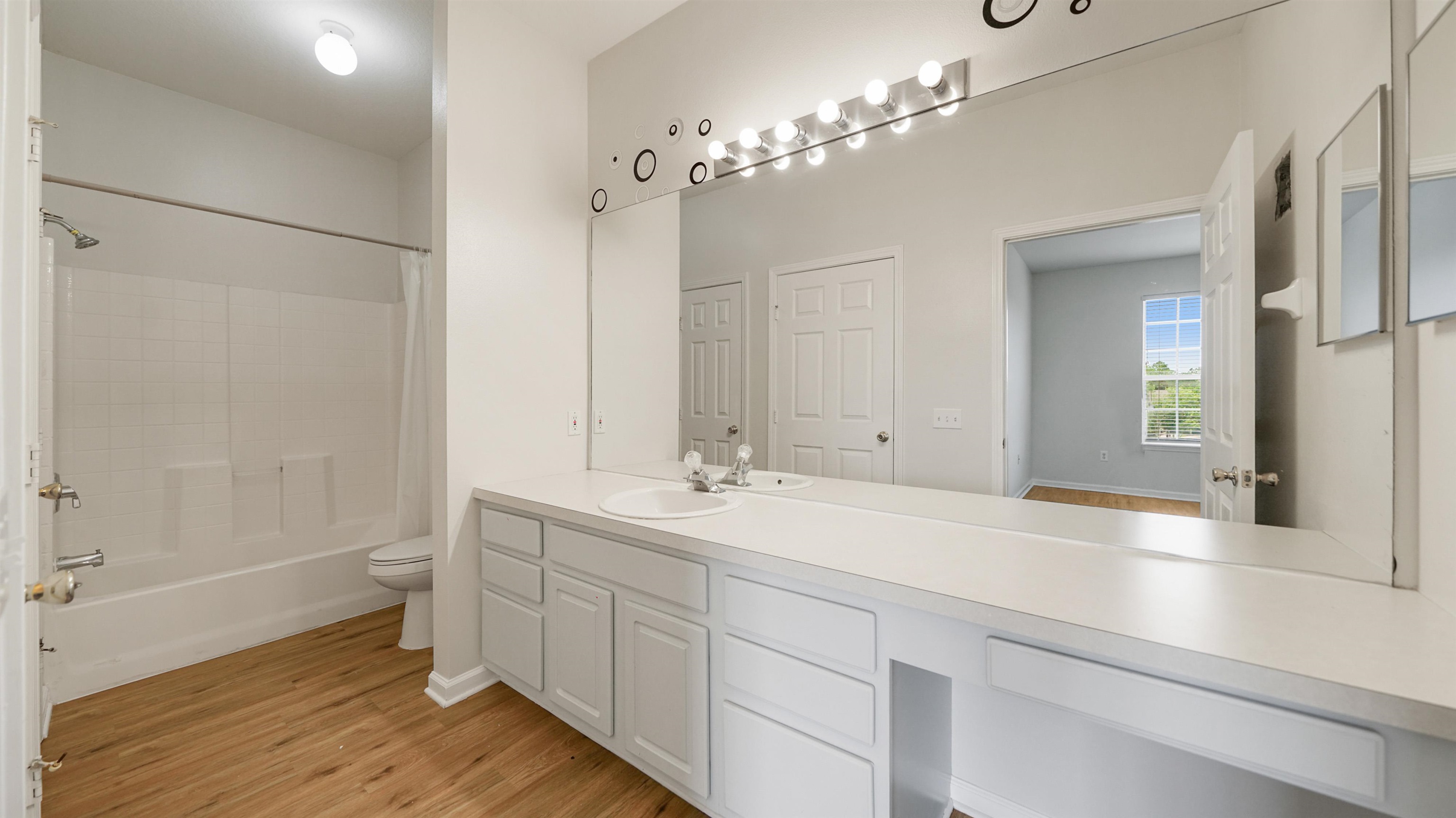 Image 15 of 30 For 7990 Baymeadows Rd  1114