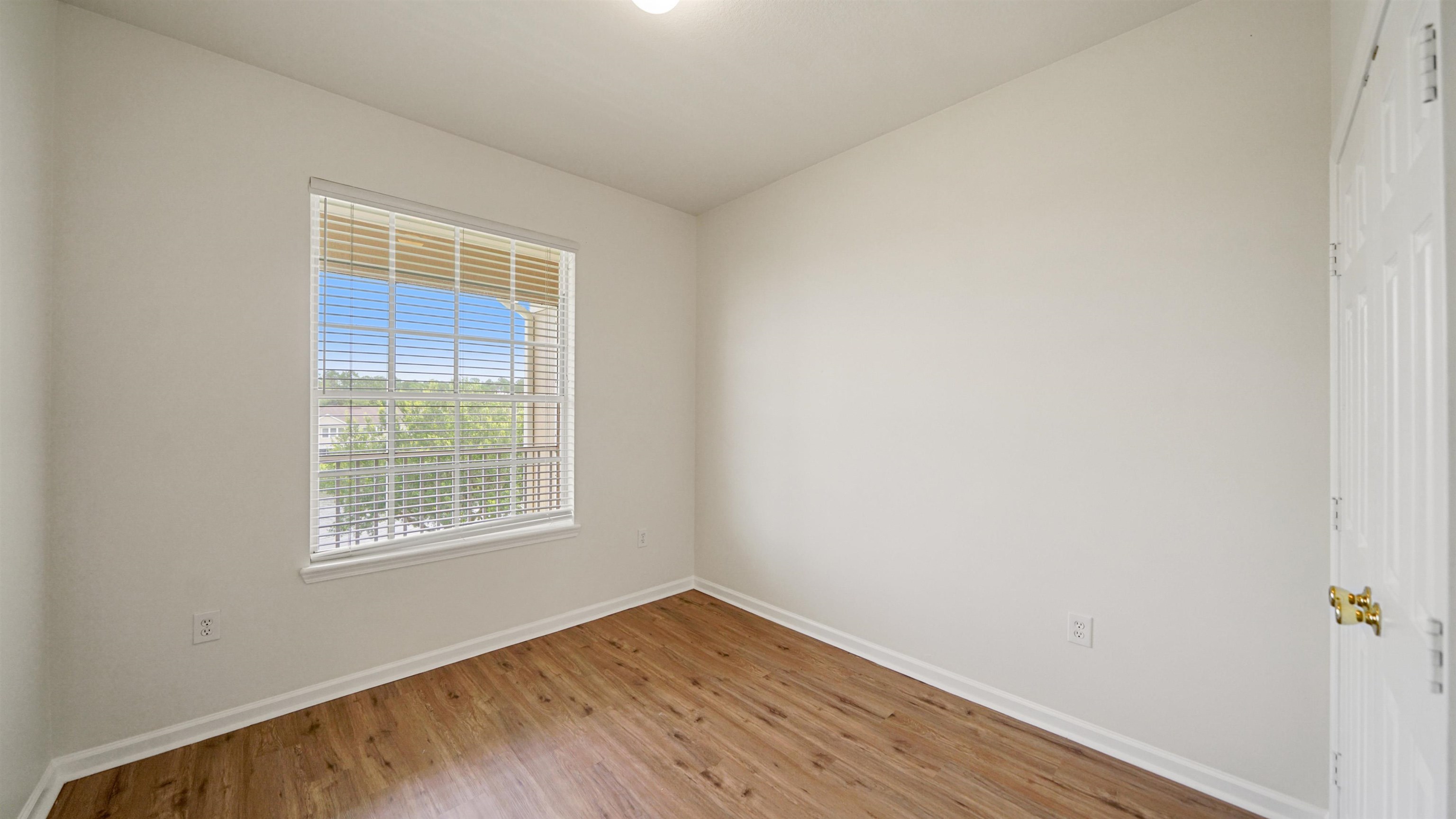 Image 18 of 30 For 7990 Baymeadows Rd  1114