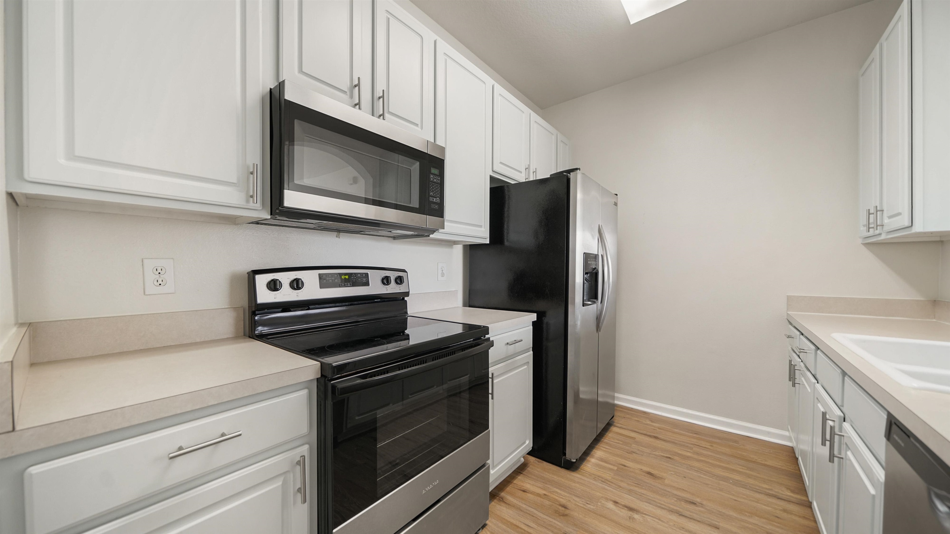 Image 5 of 30 For 7990 Baymeadows Rd  1114