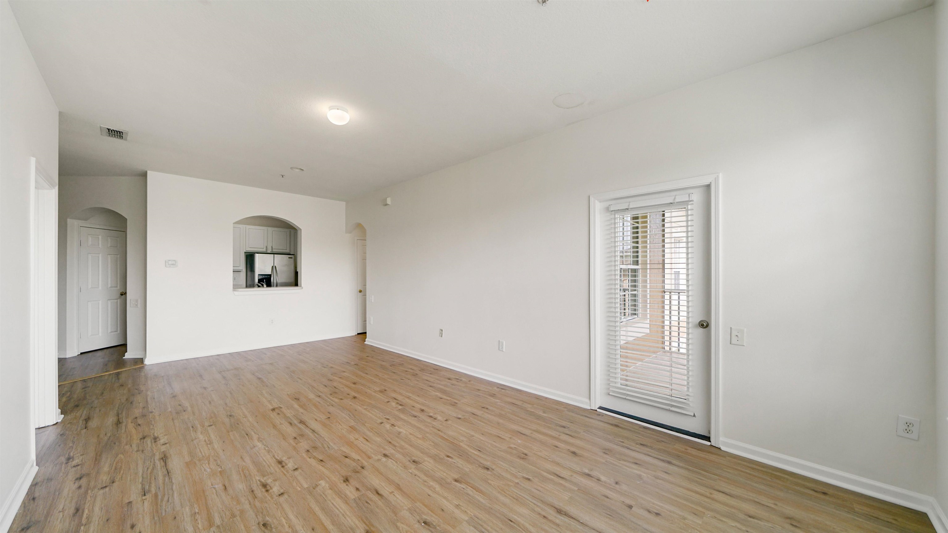 Image 9 of 30 For 7990 Baymeadows Rd  1114