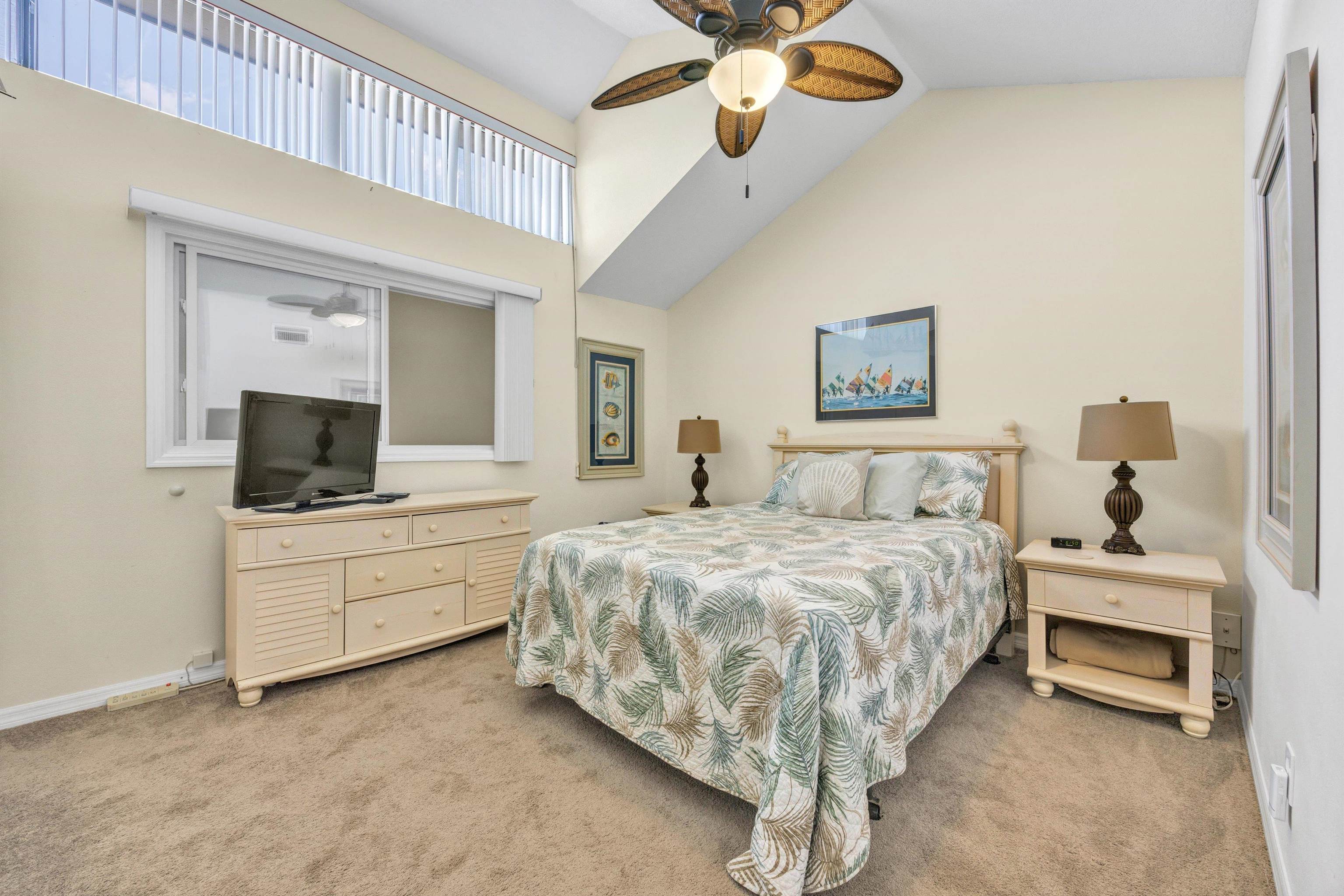 Image 16 of 34 For 99 Village Del Prado Cir