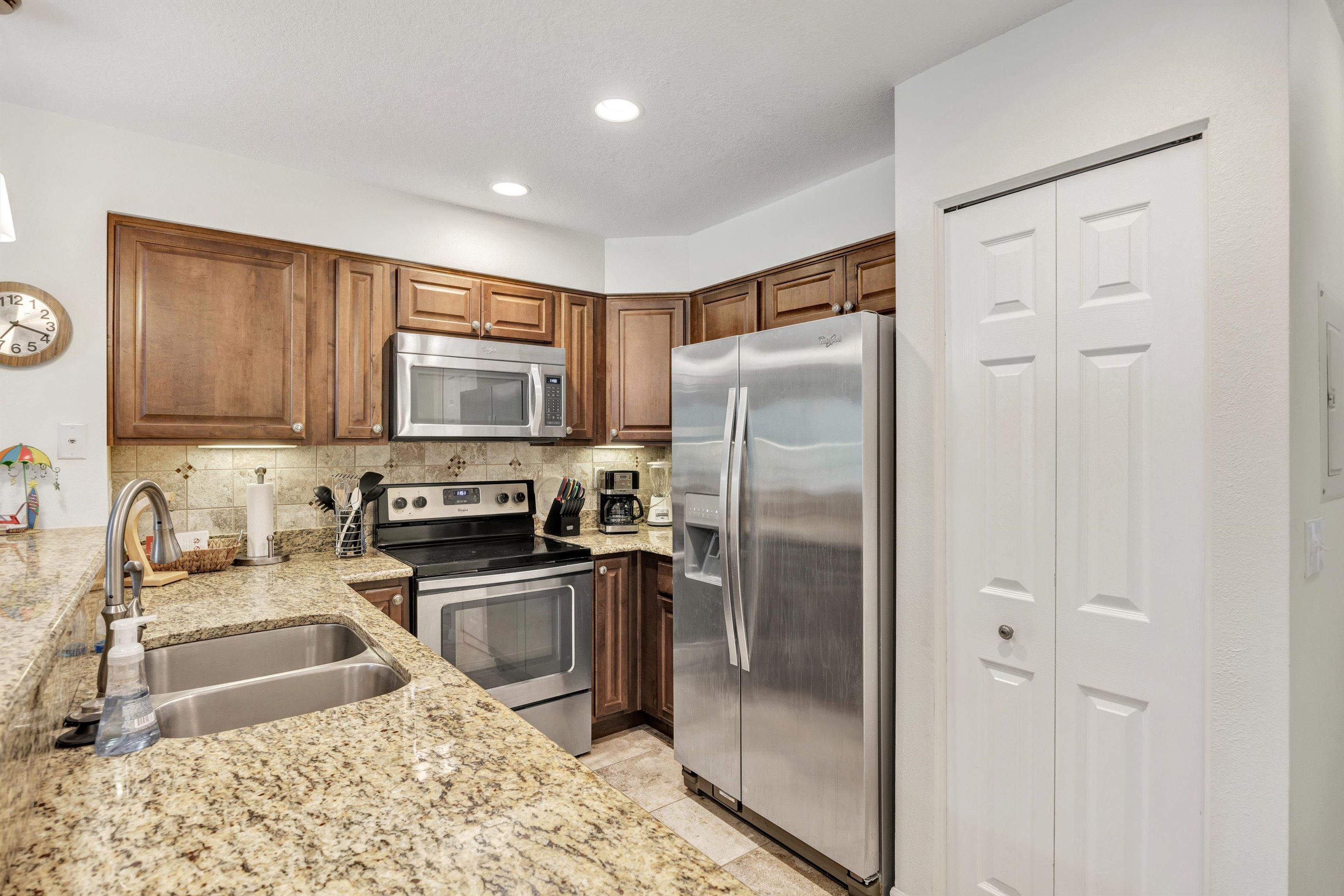 Image 8 of 34 For 99 Village Del Prado Cir
