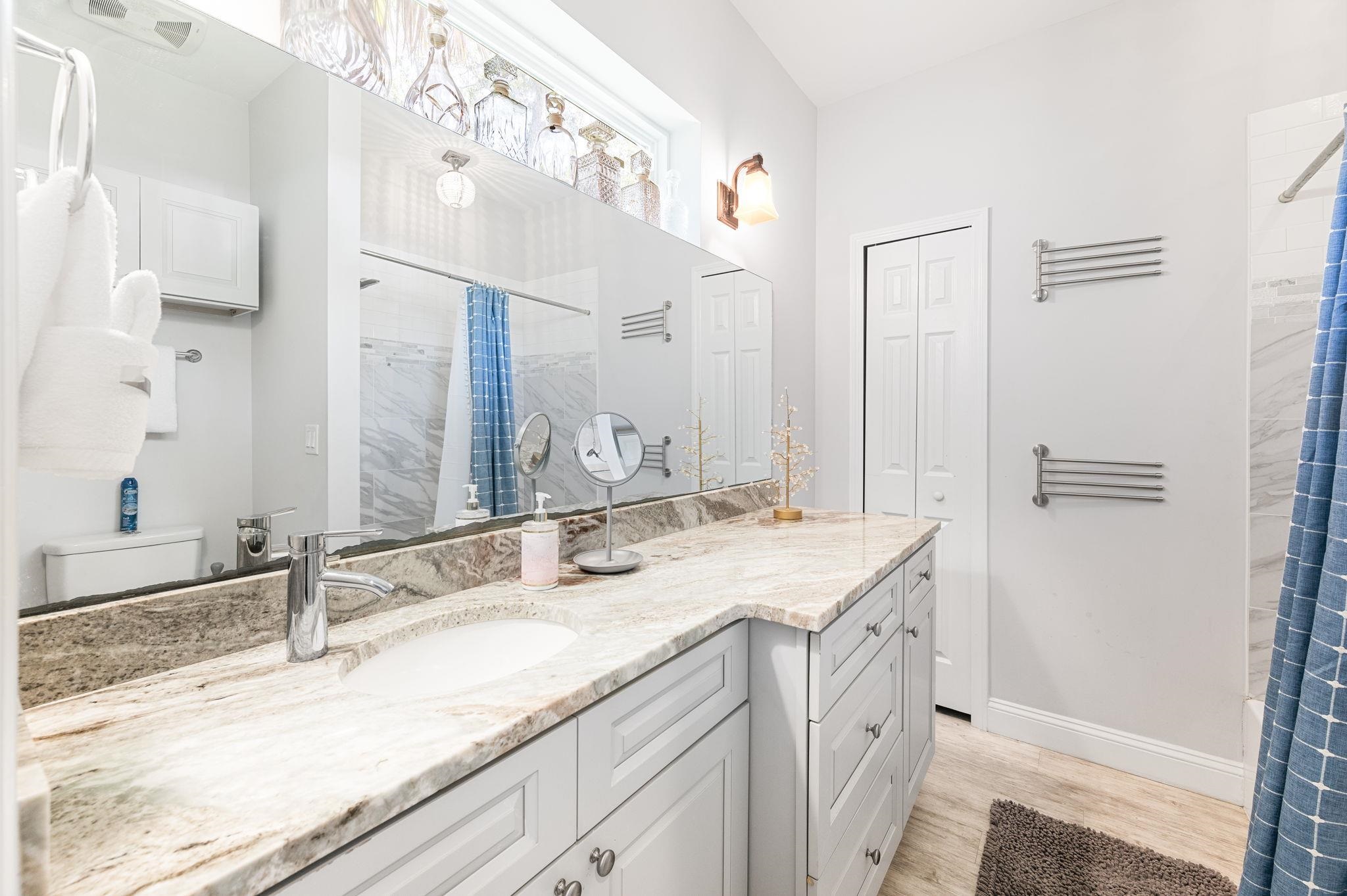 Image 30 of 87 For 239 Riberia St