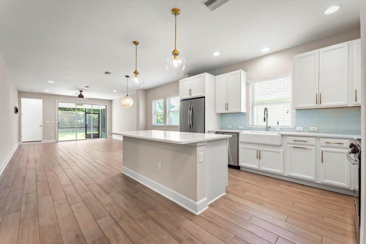 Image 18 of 35 For 80 Vista Lake Cir