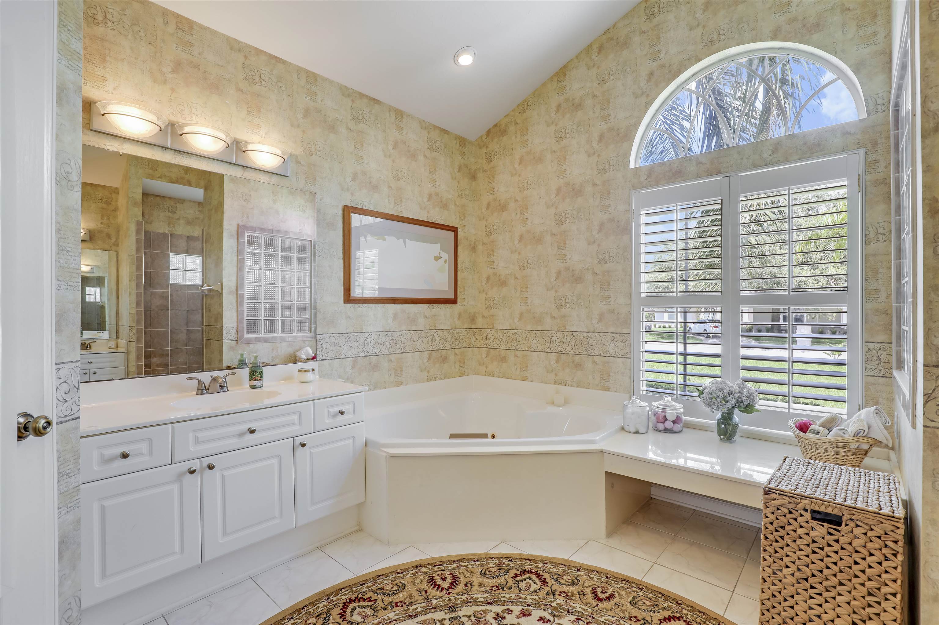 Image 23 of 71 For 1290 Cunningham Creek Dr