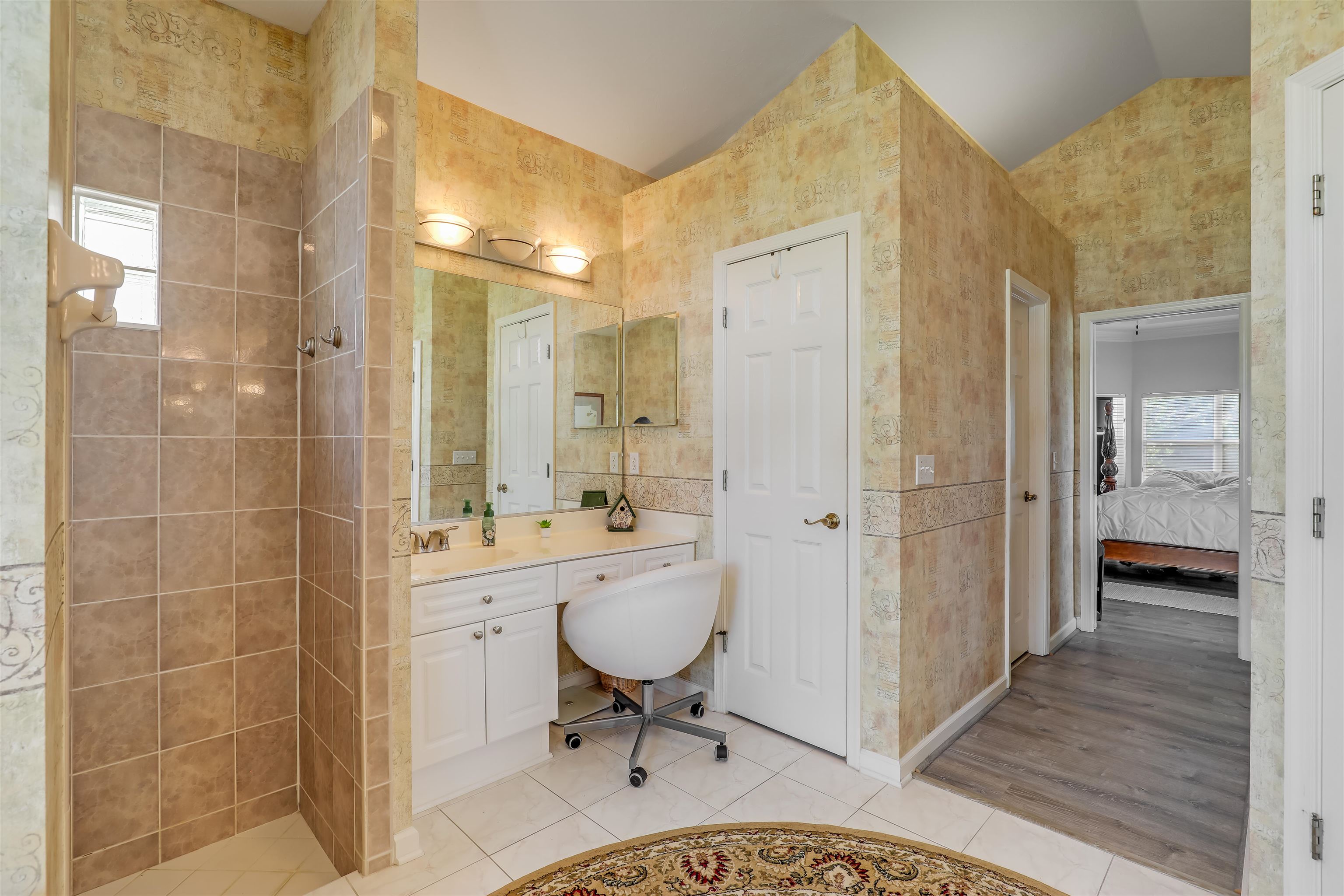 Image 24 of 71 For 1290 Cunningham Creek Dr