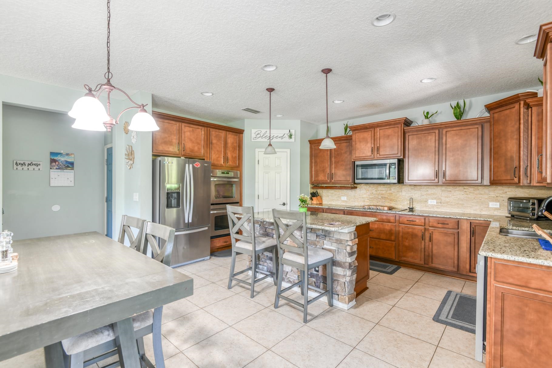 Image 11 of 43 For 104 Claremont Ct