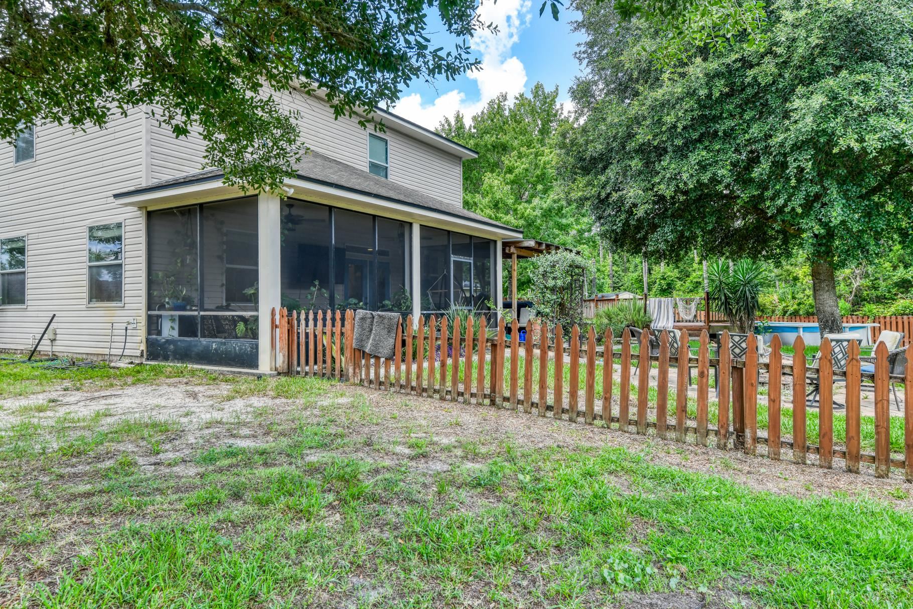 Image 32 of 43 For 104 Claremont Ct