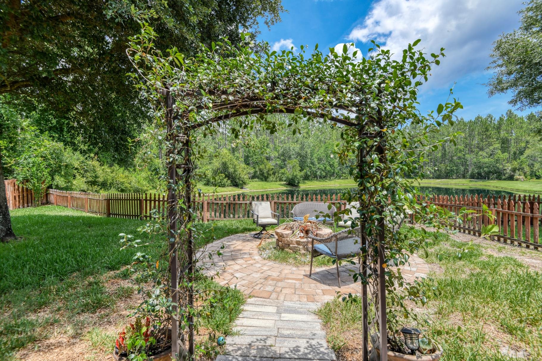 Image 33 of 43 For 104 Claremont Ct