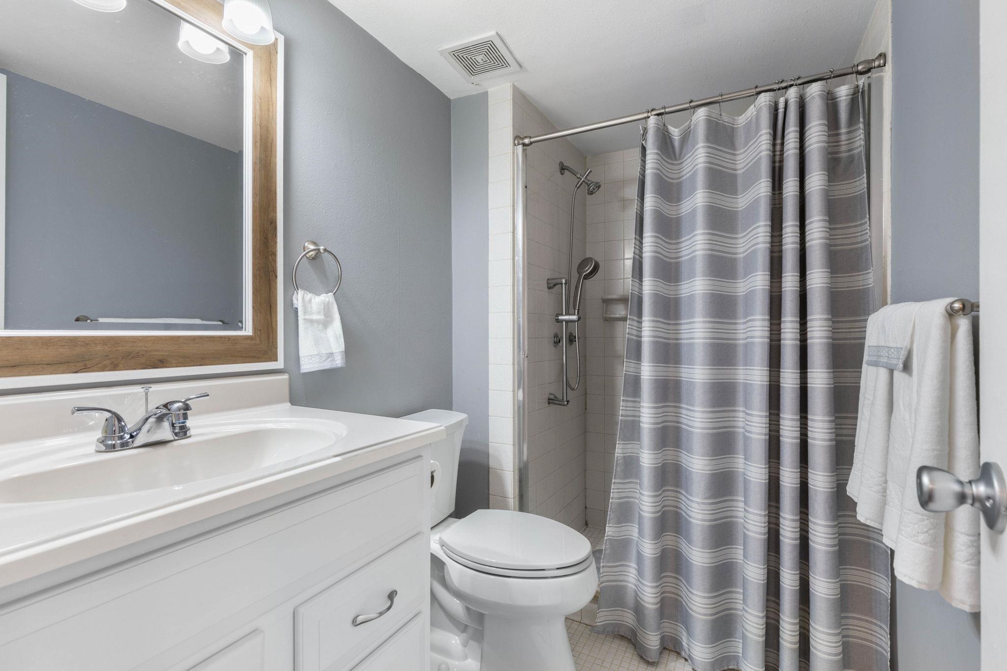 Image 21 of 53 For 640 Nova Road N 117