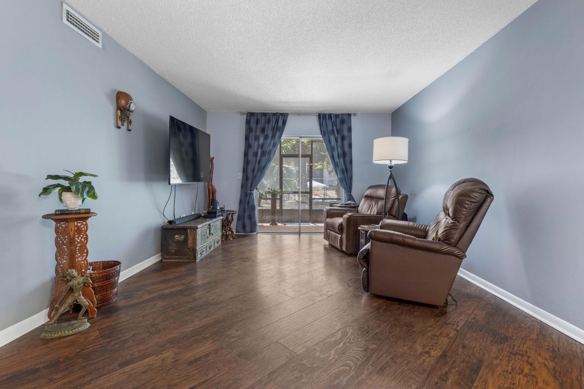 Image 8 of 53 For 640 Nova Road N 117