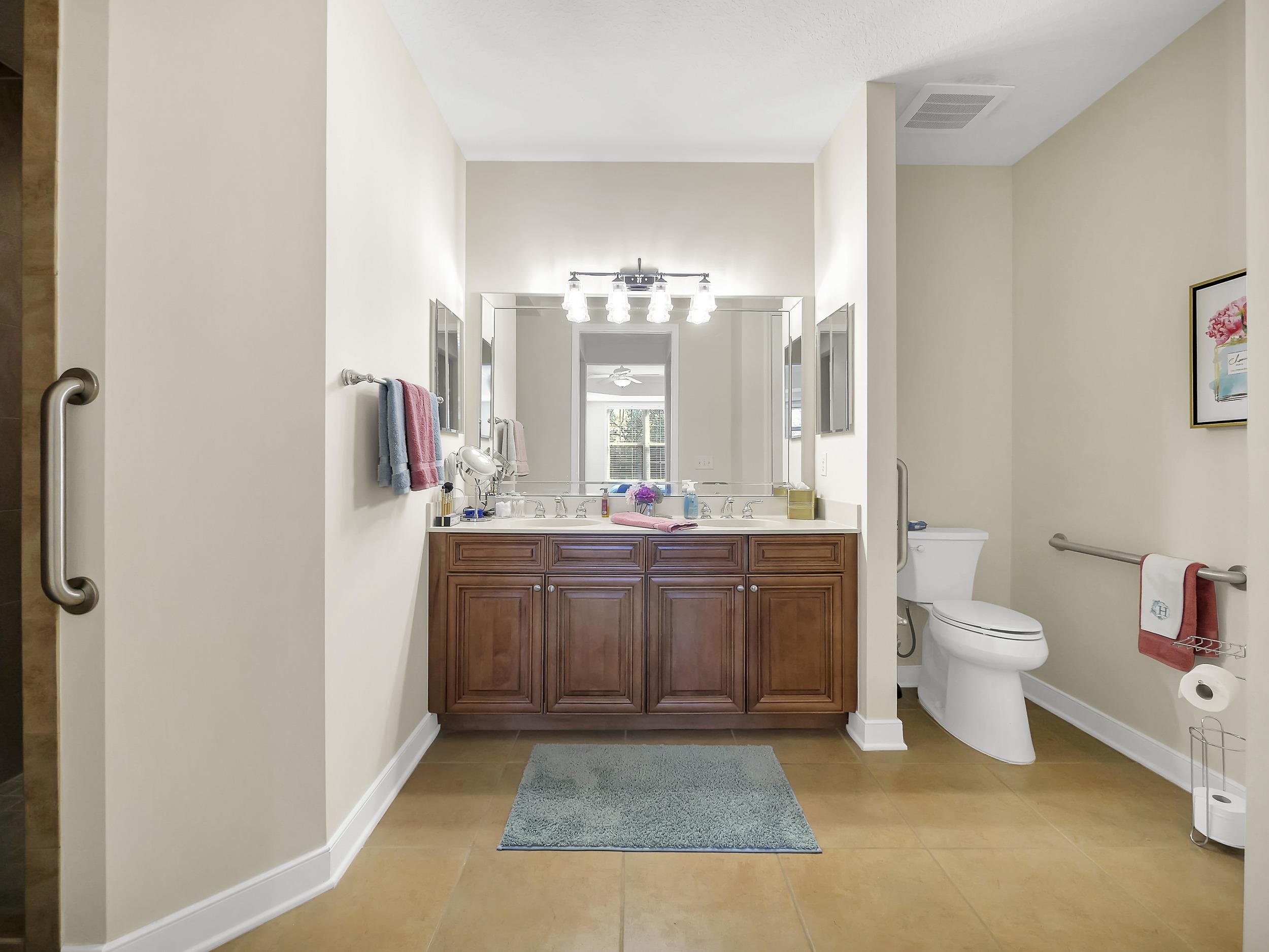Image 20 of 41 For 140 Pantano Cay Blvd  1103