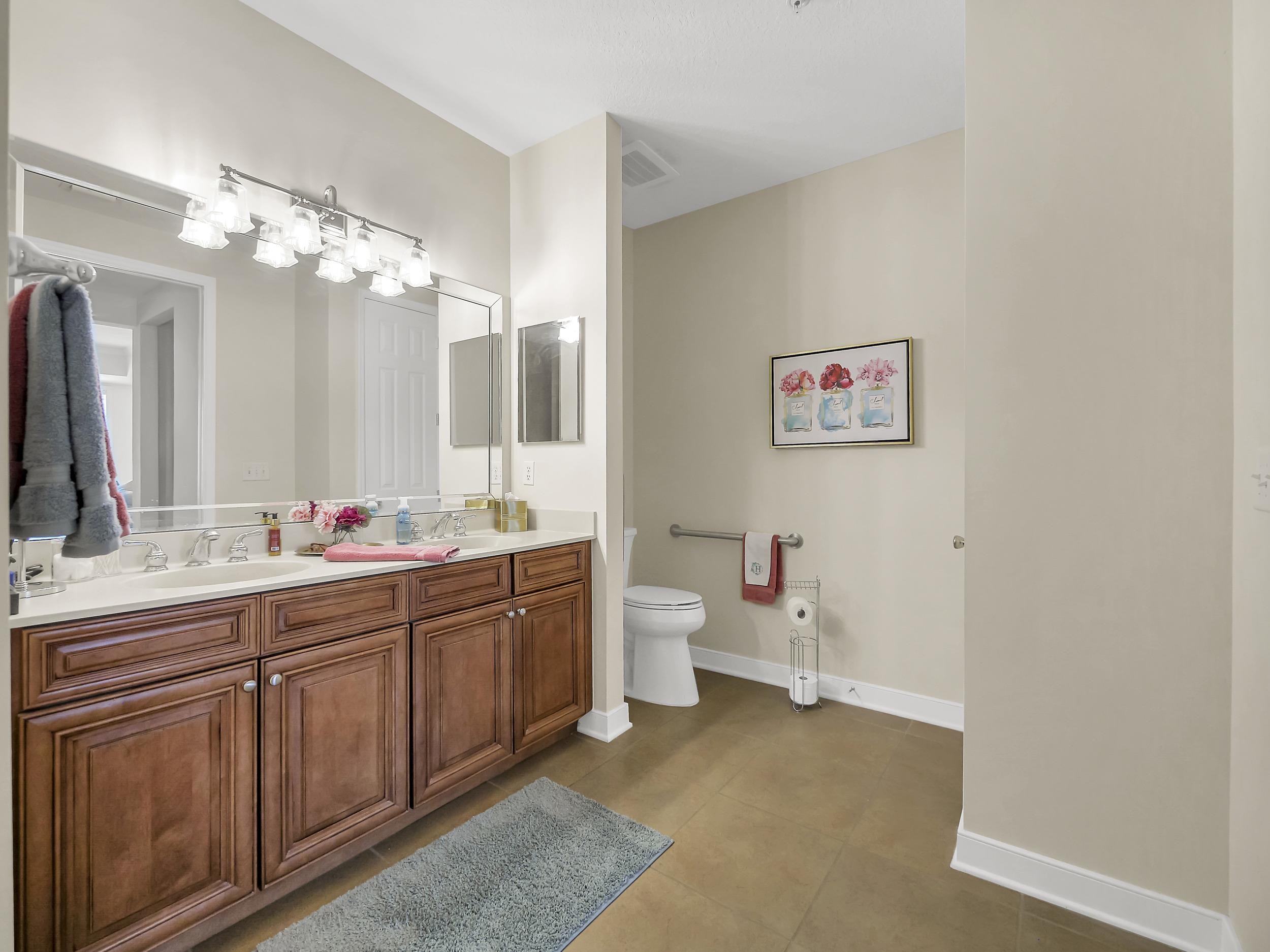Image 21 of 41 For 140 Pantano Cay Blvd  1103