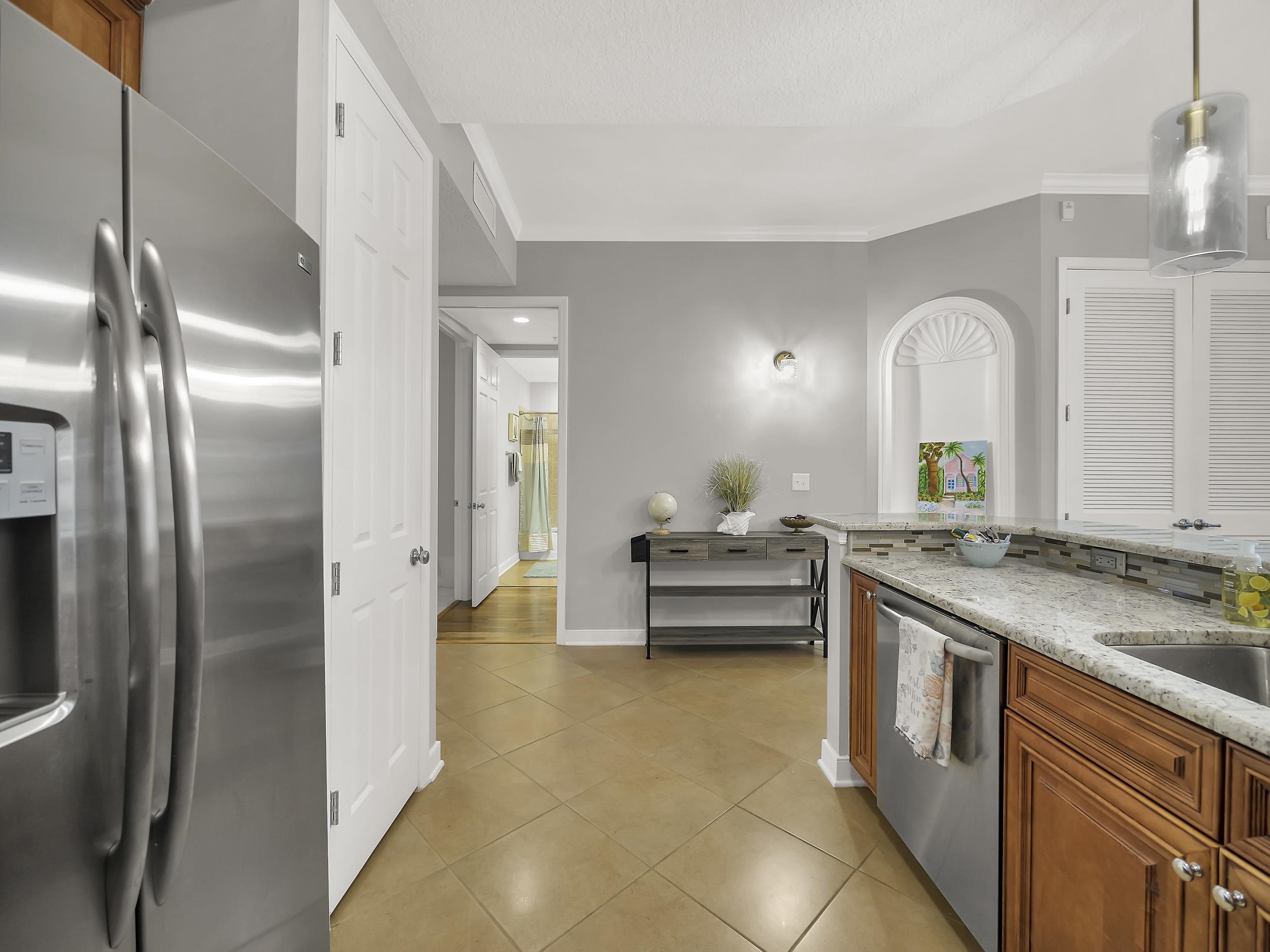 Image 29 of 41 For 140 Pantano Cay Blvd  1103