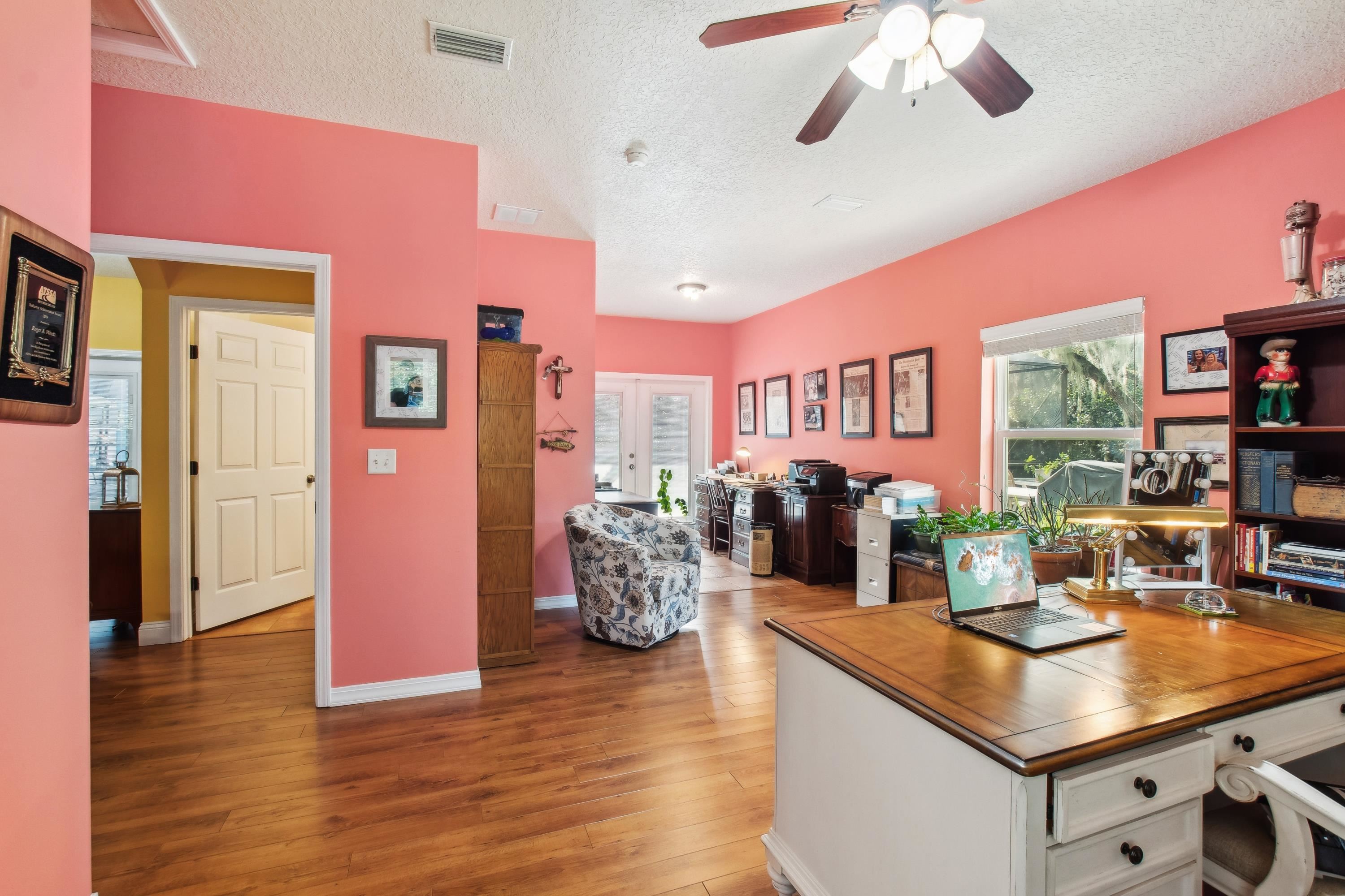 Image 16 of 31 For 117 Spanish Oaks Lane