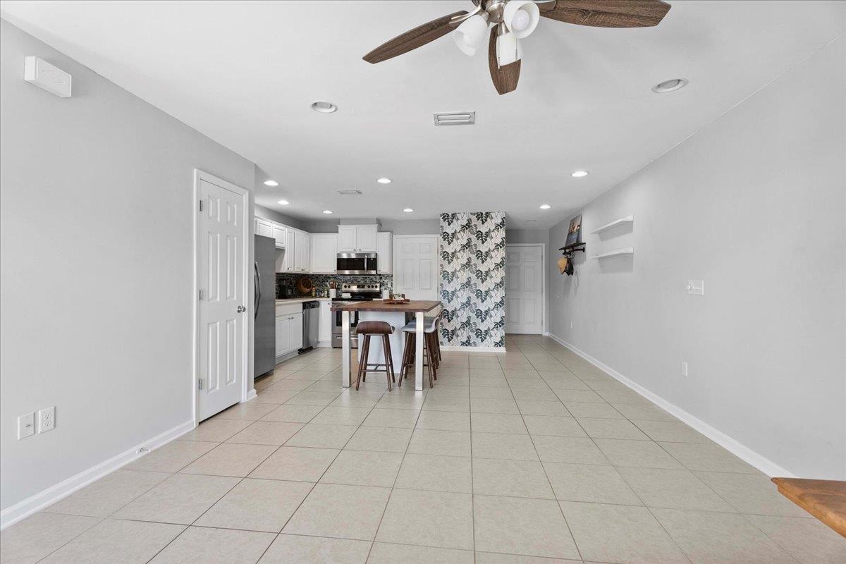 Image 13 of 36 For 171 Islander Dr