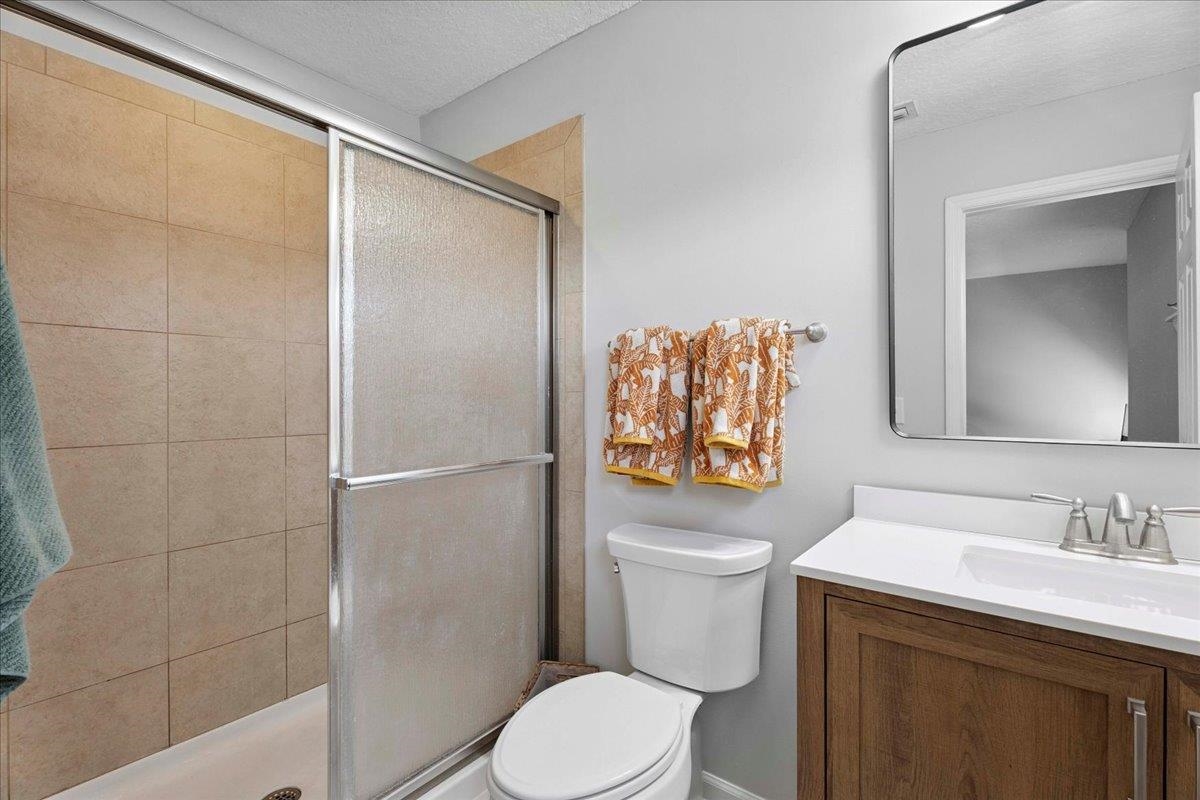 Image 18 of 36 For 171 Islander Dr