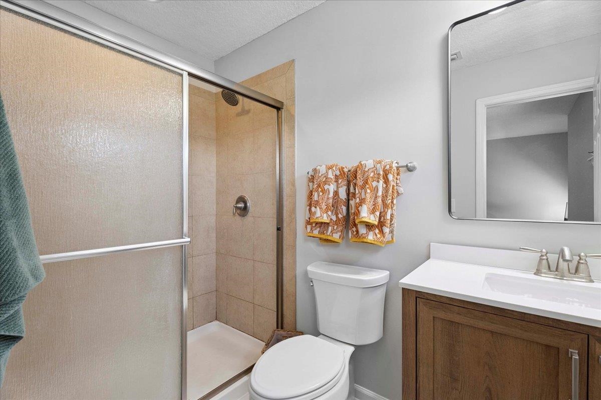 Image 19 of 36 For 171 Islander Dr