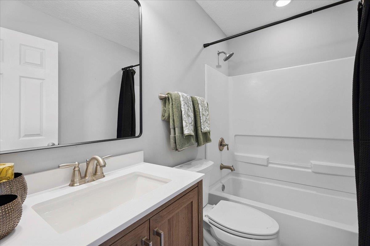 Image 24 of 36 For 171 Islander Dr