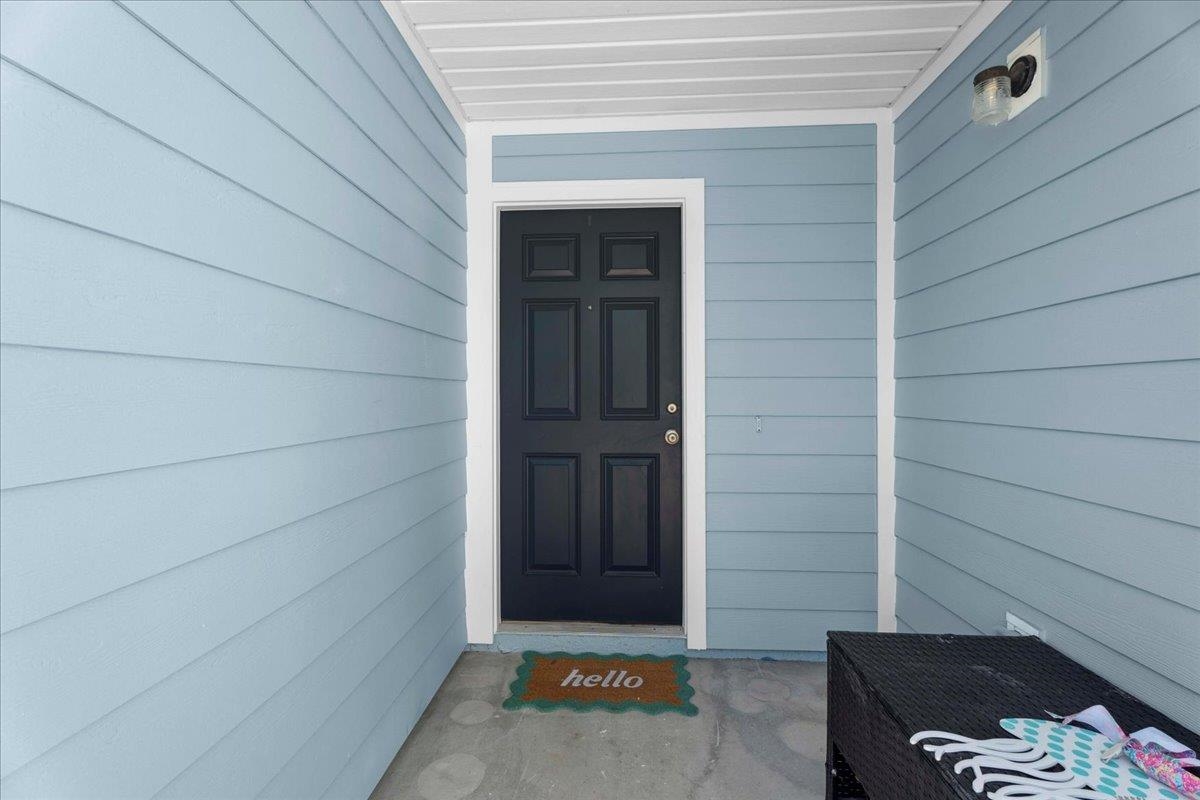 Image 5 of 36 For 171 Islander Dr