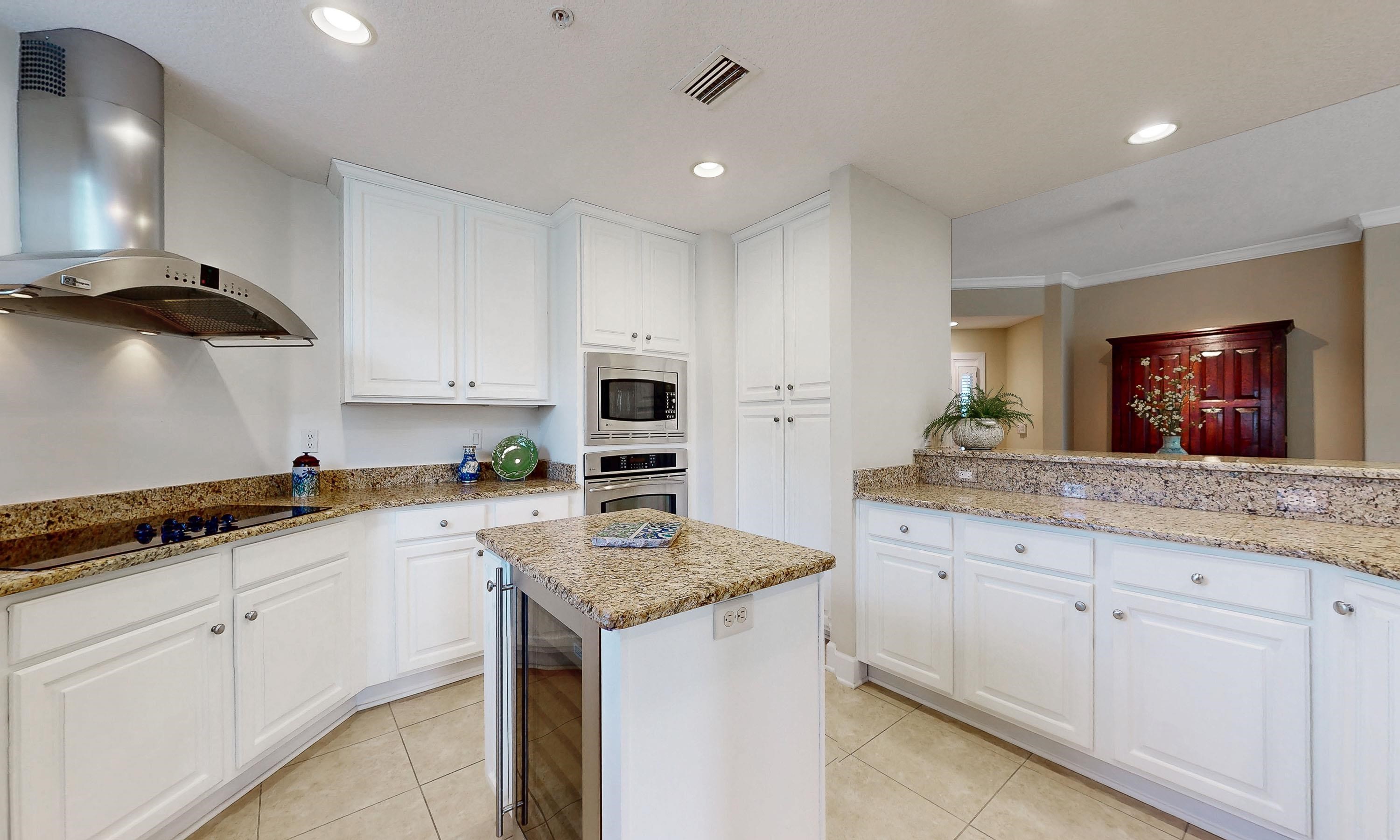 Image 10 of 61 For 325 Ocean Grande Dr. S 104