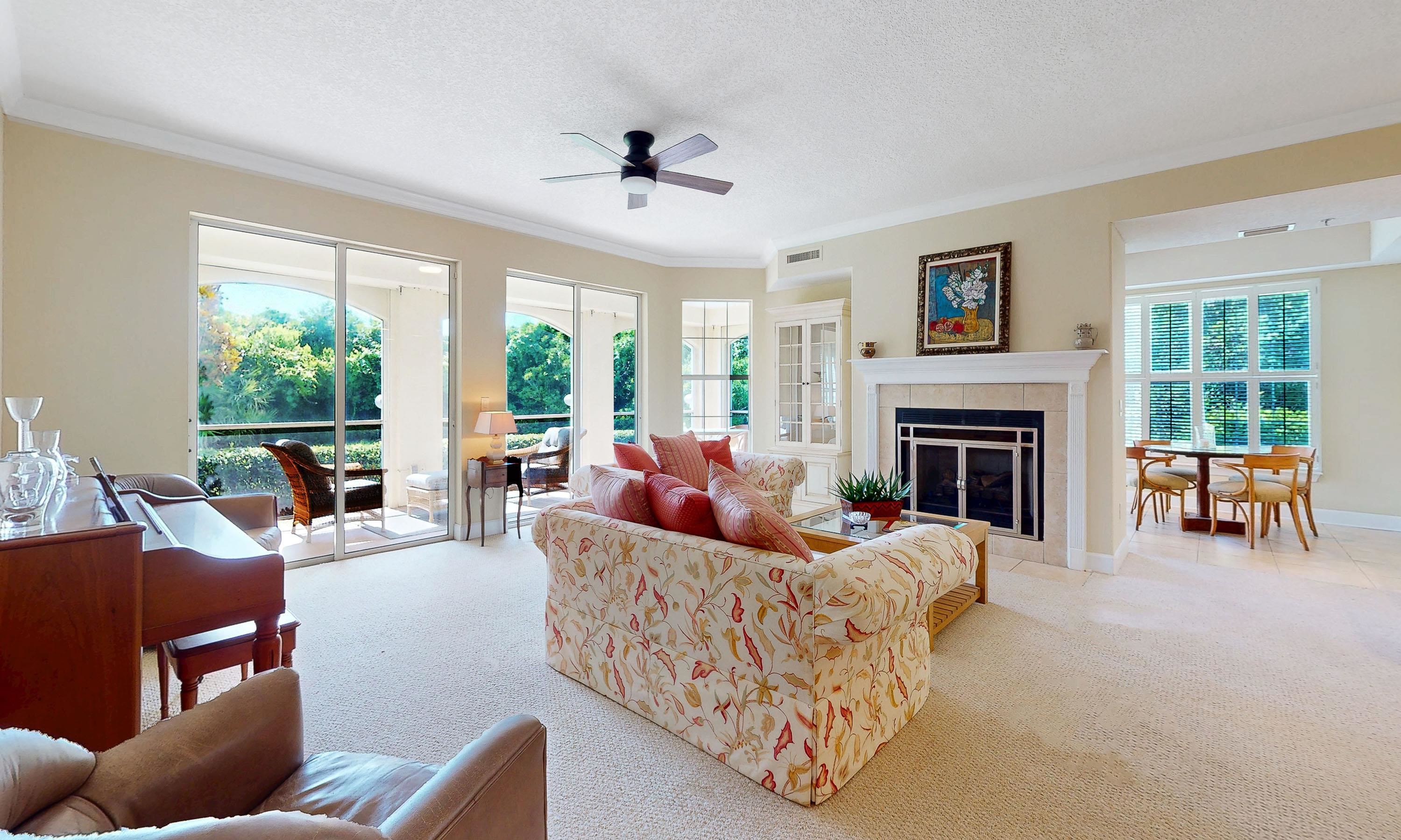 Image 15 of 61 For 325 Ocean Grande Dr. S 104